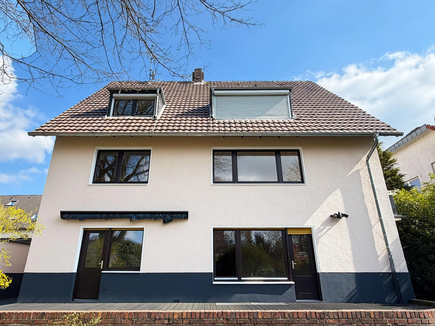 Investieren in Qualität: Modernisiertes Mehrfamilienhaus mit 3 Einheiten in Köln. PROVISIONSFREI – Köln – Vorschaubild 5