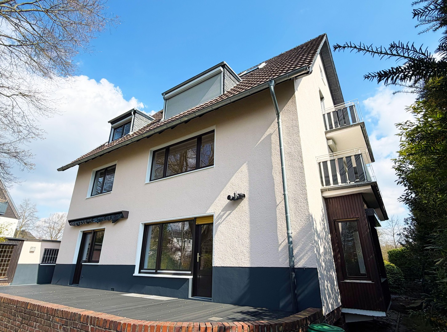 Investieren in Qualität: Modernisiertes Mehrfamilienhaus mit 3 Einheiten in Köln. PROVISIONSFREI – Köln – Vorschaubild 6