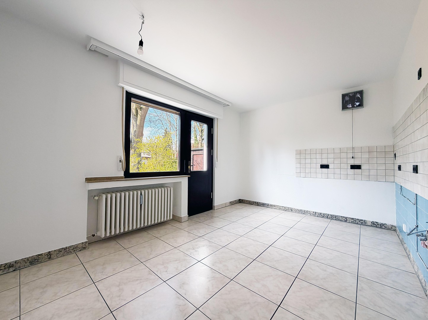 Investieren in Qualität: Modernisiertes Mehrfamilienhaus mit 3 Einheiten in Köln. PROVISIONSFREI – Köln – Vorschaubild 17