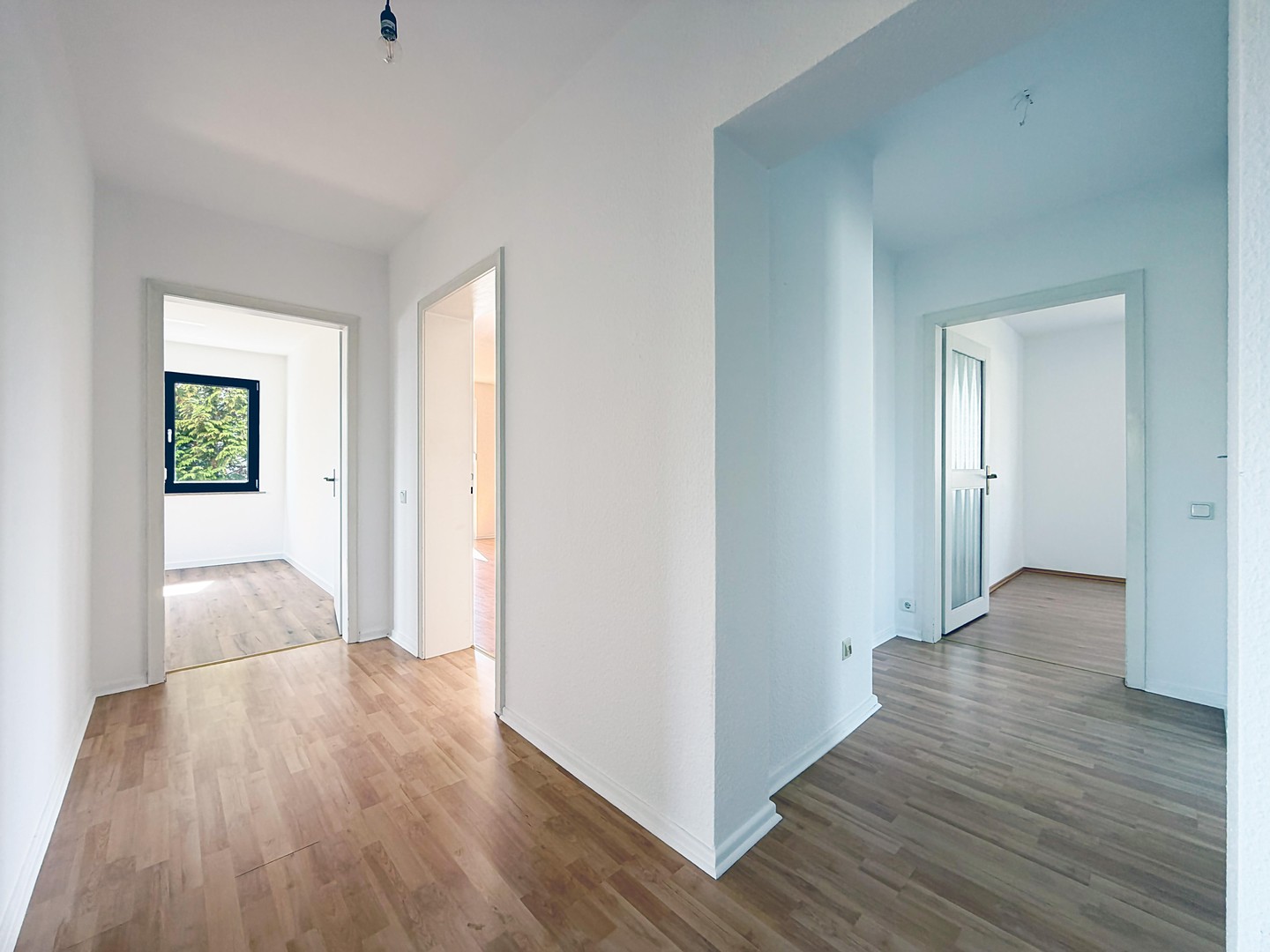 Investieren in Qualität: Modernisiertes Mehrfamilienhaus mit 3 Einheiten in Köln. PROVISIONSFREI – Köln – Vorschaubild 24