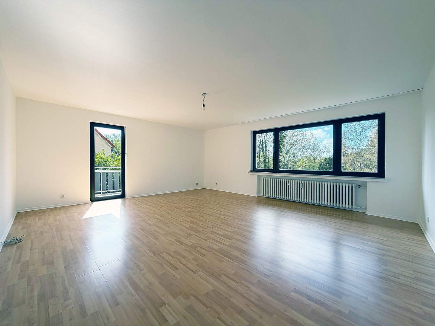 Investieren in Qualität: Modernisiertes Mehrfamilienhaus mit 3 Einheiten in Köln. PROVISIONSFREI – Köln – Vorschaubild 25