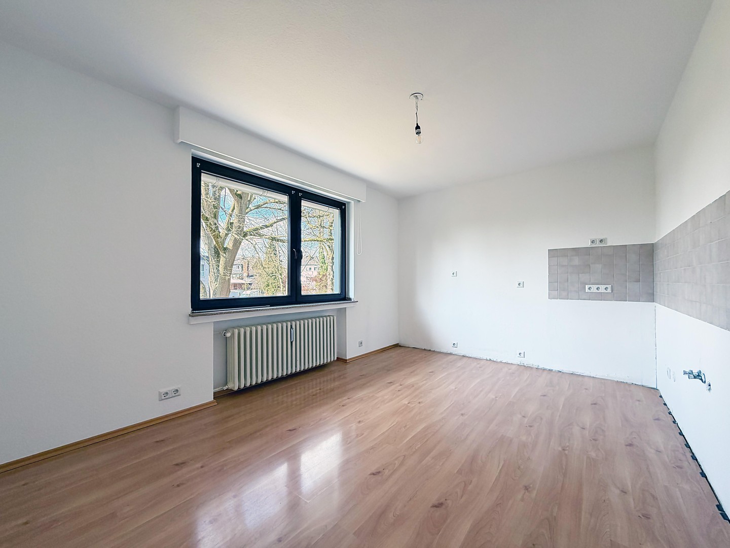 Investieren in Qualität: Modernisiertes Mehrfamilienhaus mit 3 Einheiten in Köln. PROVISIONSFREI – Köln – Vorschaubild 29