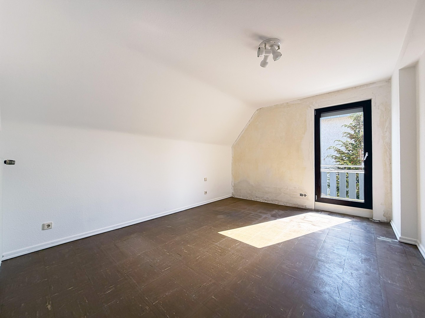 Investieren in Qualität: Modernisiertes Mehrfamilienhaus mit 3 Einheiten in Köln. PROVISIONSFREI – Köln – Vorschaubild 37