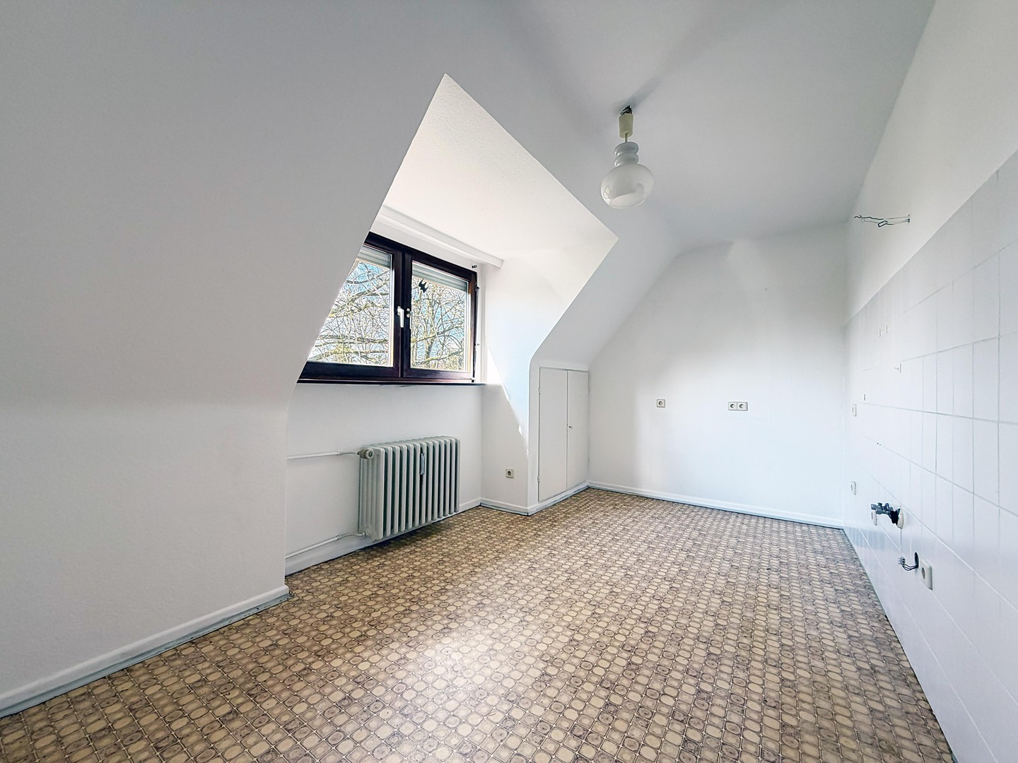 Investieren in Qualität: Modernisiertes Mehrfamilienhaus mit 3 Einheiten in Köln. PROVISIONSFREI – Köln – Vorschaubild 39