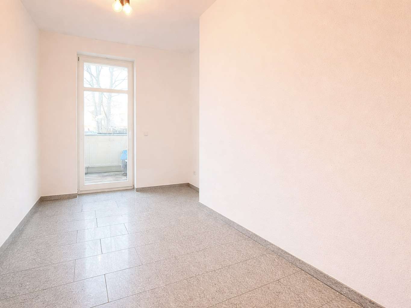 Stilvolle 3-Zimmer Wohnung I Hochparterre I Balkon I Stellplatz I Denkmalschutz I Kernsanierung 2010 – Leipzig – Vorschaubild 7