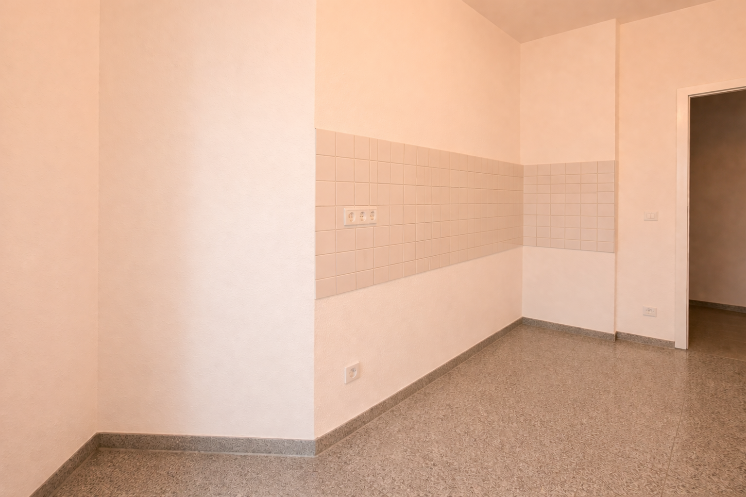 Stilvolle 3-Zimmer Wohnung I Hochparterre I Balkon I Stellplatz I Denkmalschutz I Kernsanierung 2010 – Leipzig – Vorschaubild 9