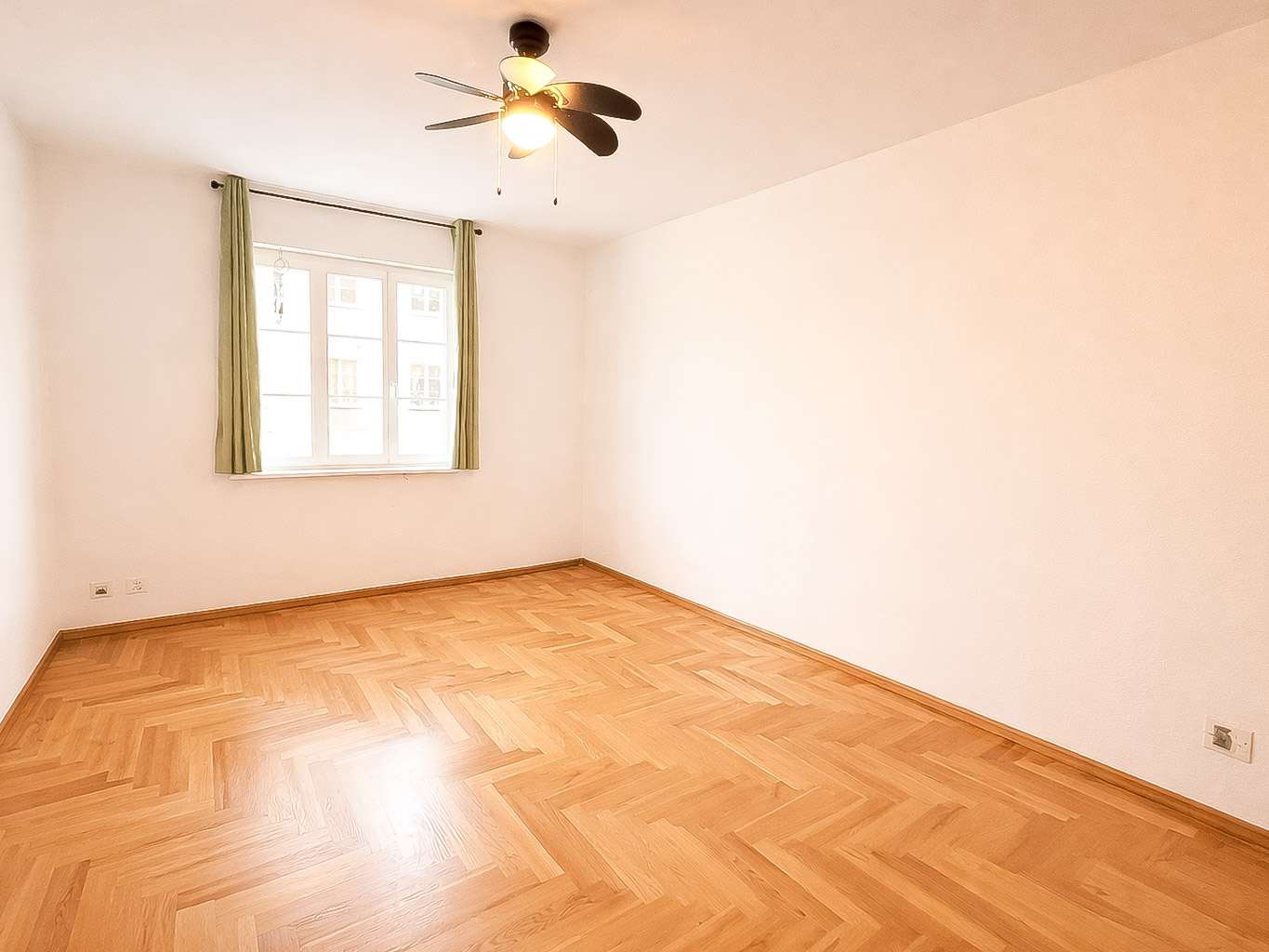 Stilvolle 3-Zimmer Wohnung I Hochparterre I Balkon I Stellplatz I Denkmalschutz I Kernsanierung 2010 – Leipzig – Vorschaubild 12