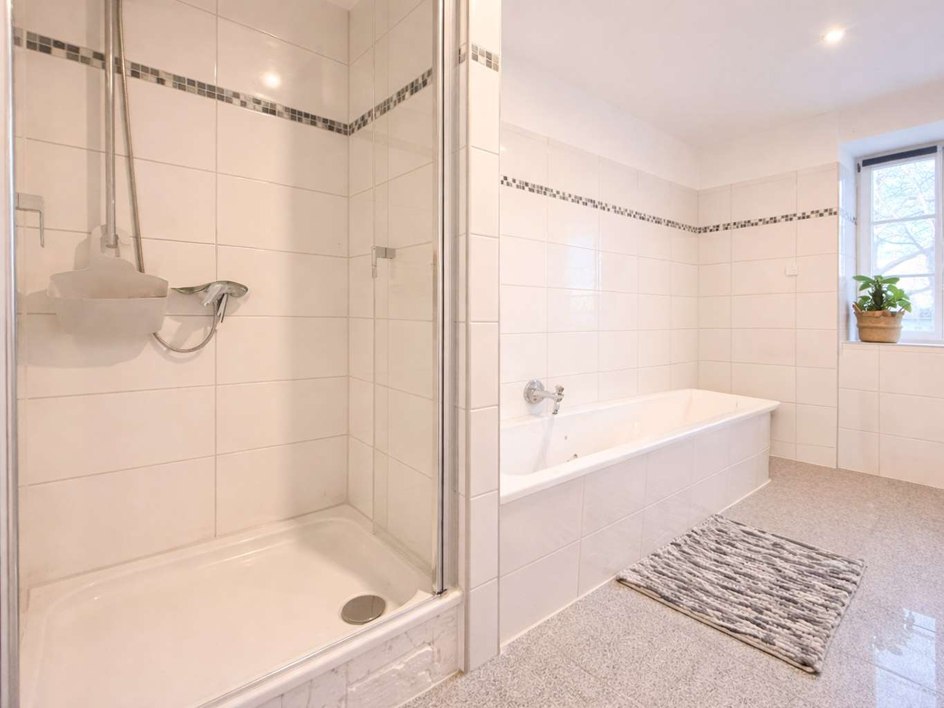 Stilvolle 3-Zimmer Wohnung I Hochparterre I Balkon I Stellplatz I Denkmalschutz I Kernsanierung 2010 – Leipzig – Vorschaubild 14