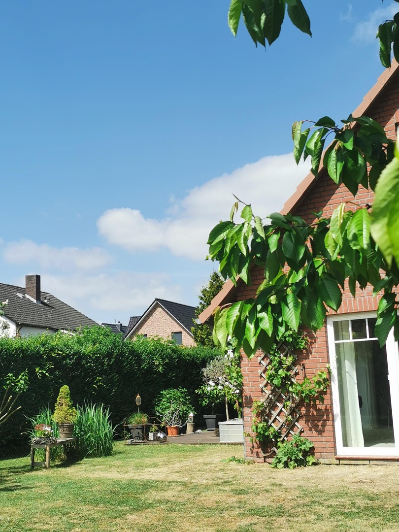 Haus in begehrter Wohnlage in Lübeck Groß Steinrade zu verkaufen – Lübeck – Bild 1 von 19