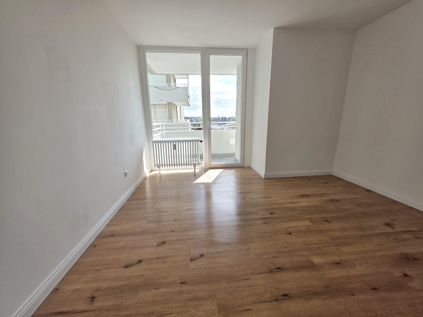 2-Zimmer ETW mit Balkon, Erstbezug nach Sanierung, inkl. TG-Stellplatz, ohne Courtage – Hamburg – Vorschaubild 6