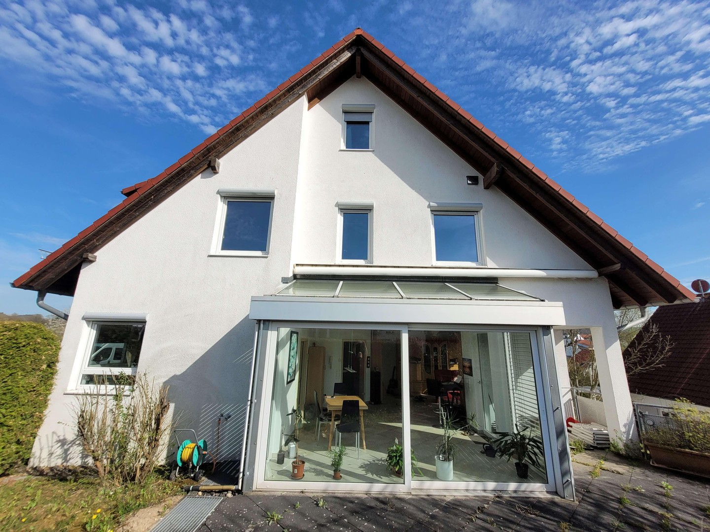Großzügige Doppelhaushälfte mit Wintergarten – Oberstenfeld – Bild 1 von 11