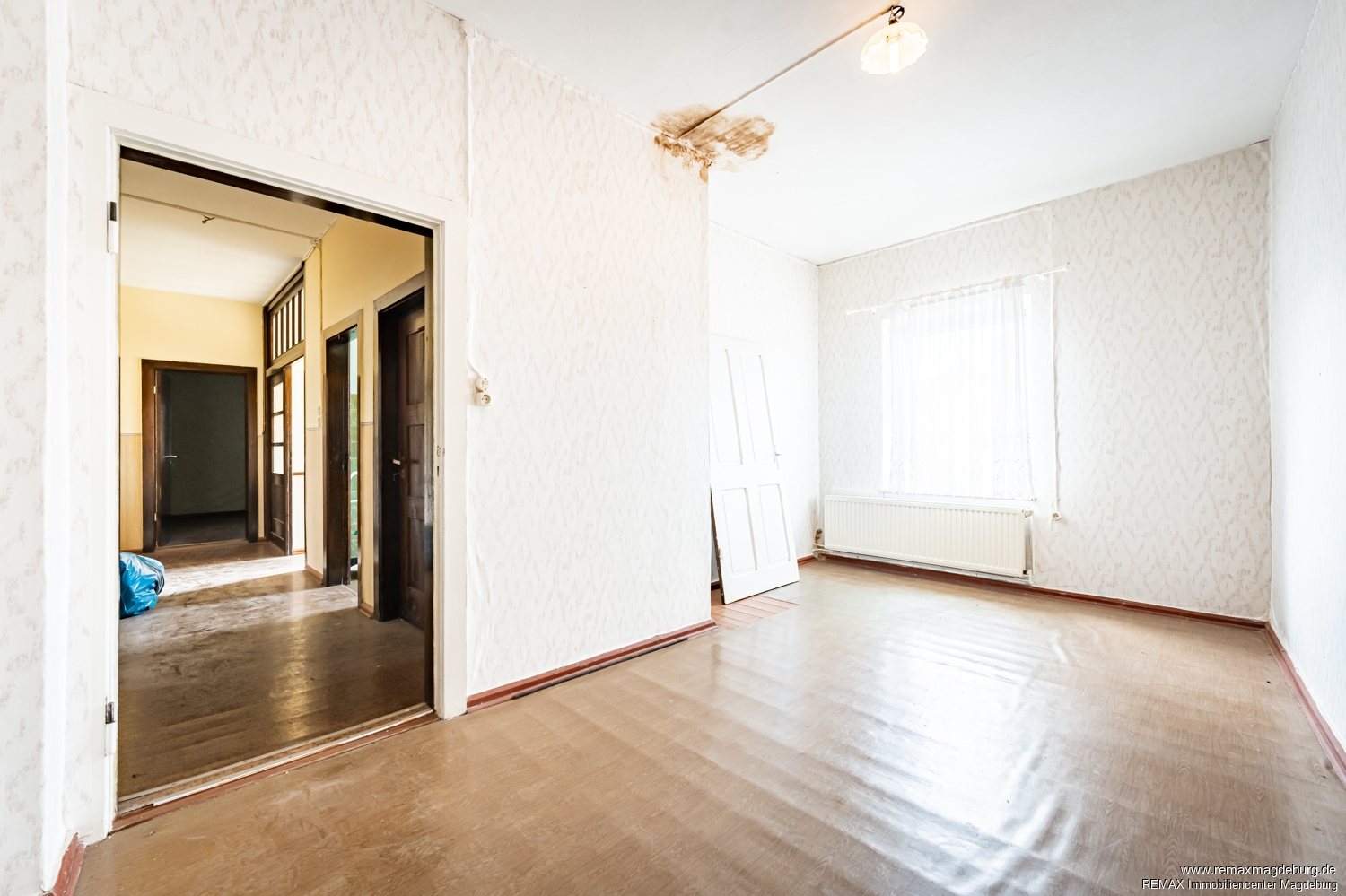 Viel Platz für Familie & Hobbys – EFH-Villa mit Scheune, Garagen und großem Grundstück – Tucheim – Vorschaubild 19