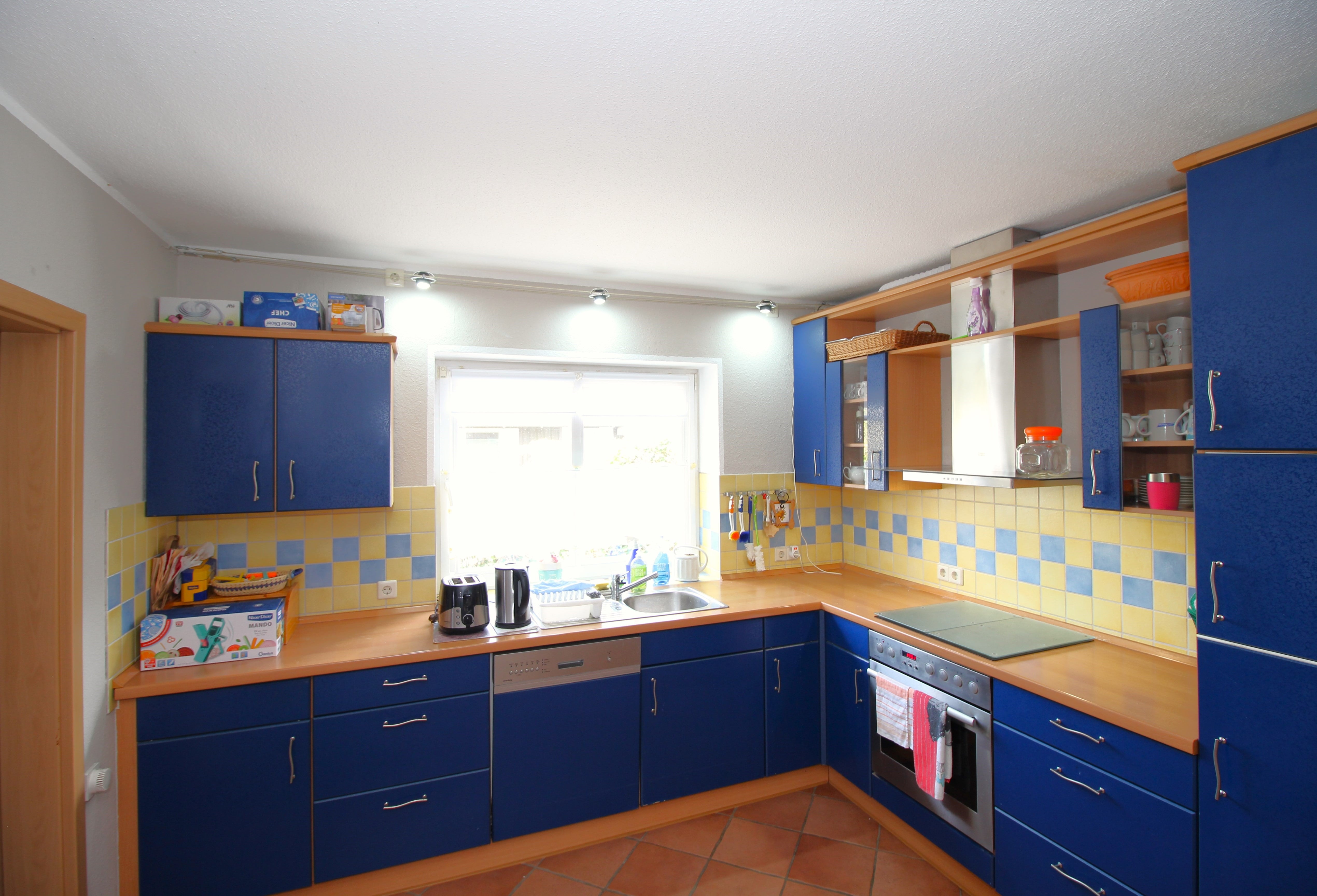 Gepflegtes Zweifamilienhaus mit Carport, Terrasse und Loggia in ruhiger Wohnlage – Kropp – Vorschaubild 7
