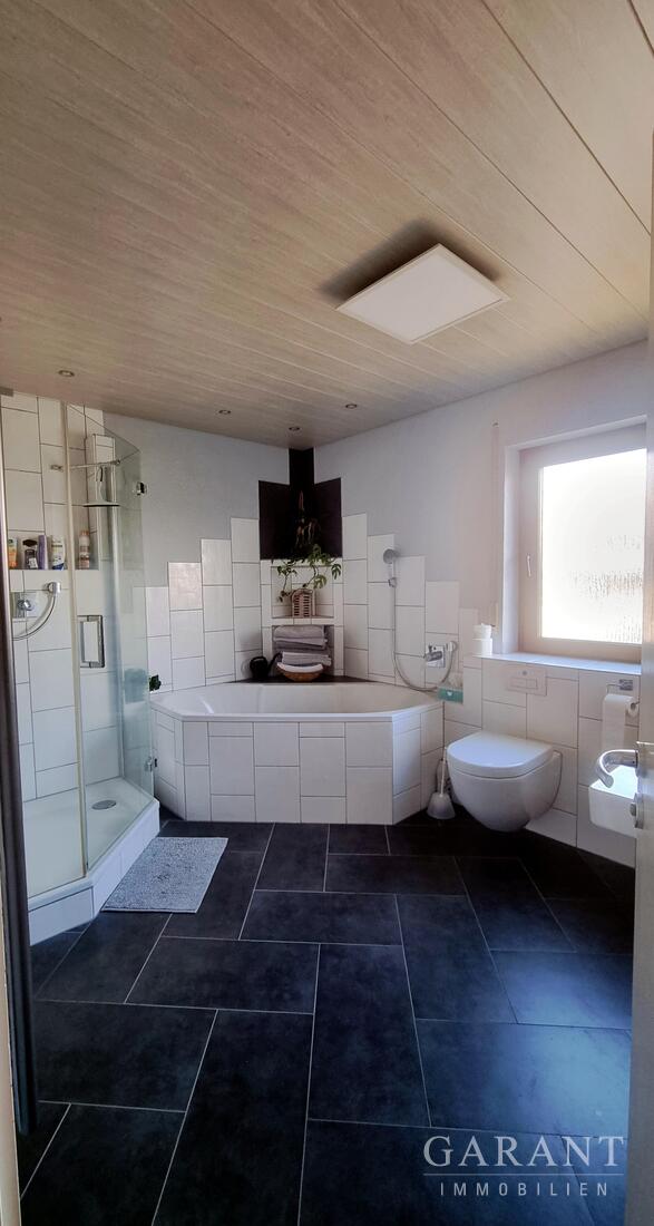 Modernisiertes Einfamilienhaus mit Garten, Terrasse & Whirlpool – Neckarwestheim – Vorschaubild 14