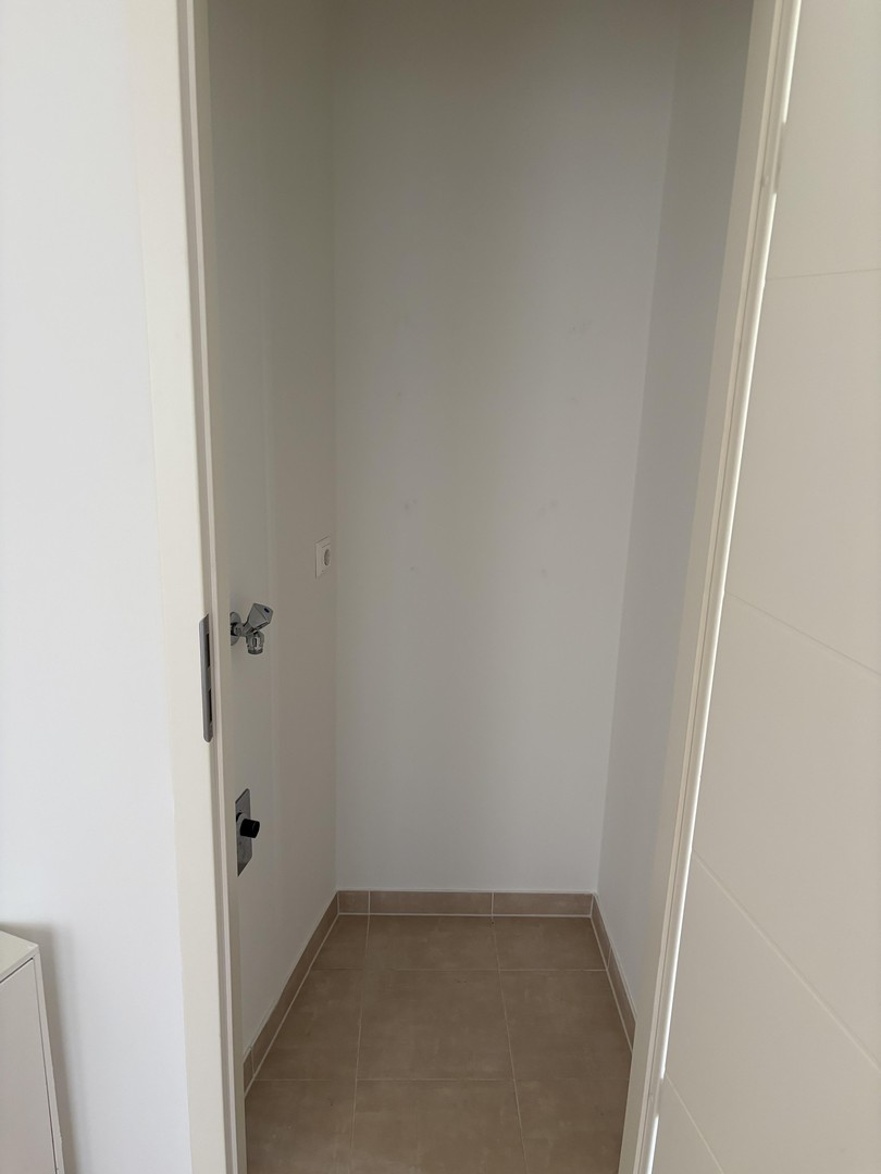 Helle, modernisierte 2-Zimmer-Wohnung mit Loggia und Einbauküche – Leipzig – Vorschaubild 5