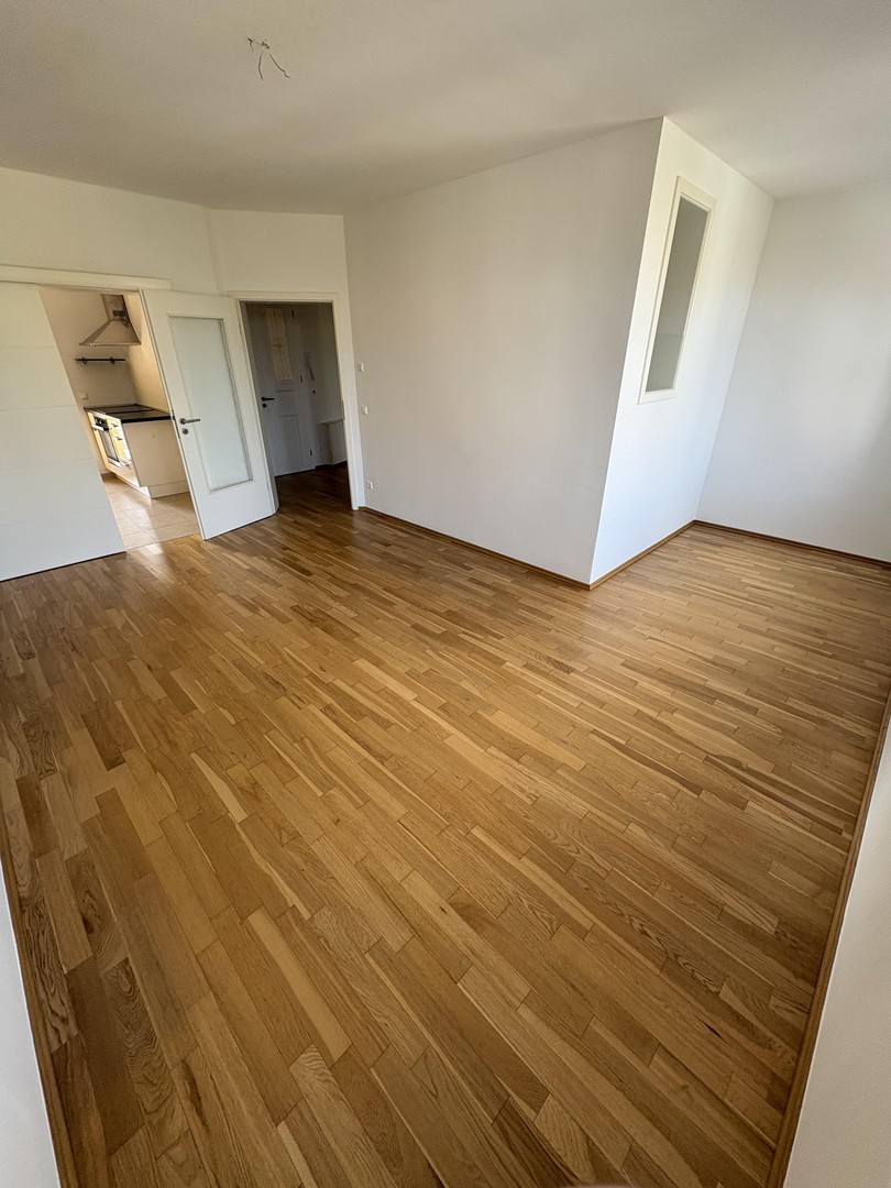 Helle, modernisierte 2-Zimmer-Wohnung mit Loggia und Einbauküche – Leipzig – Vorschaubild 8