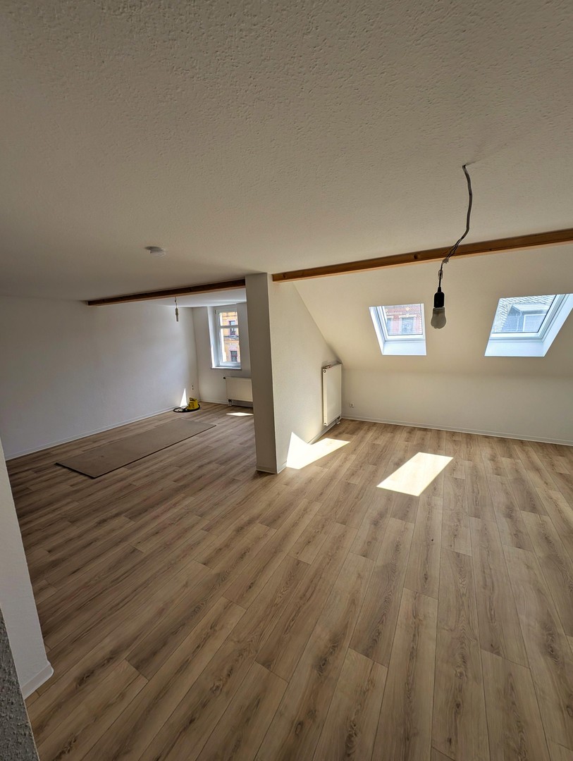 Eigentumswohnung Maisonette 5 Schlafräume, große Wohnküche und 2 Bäder – Chemnitz – Bild 1 von 48