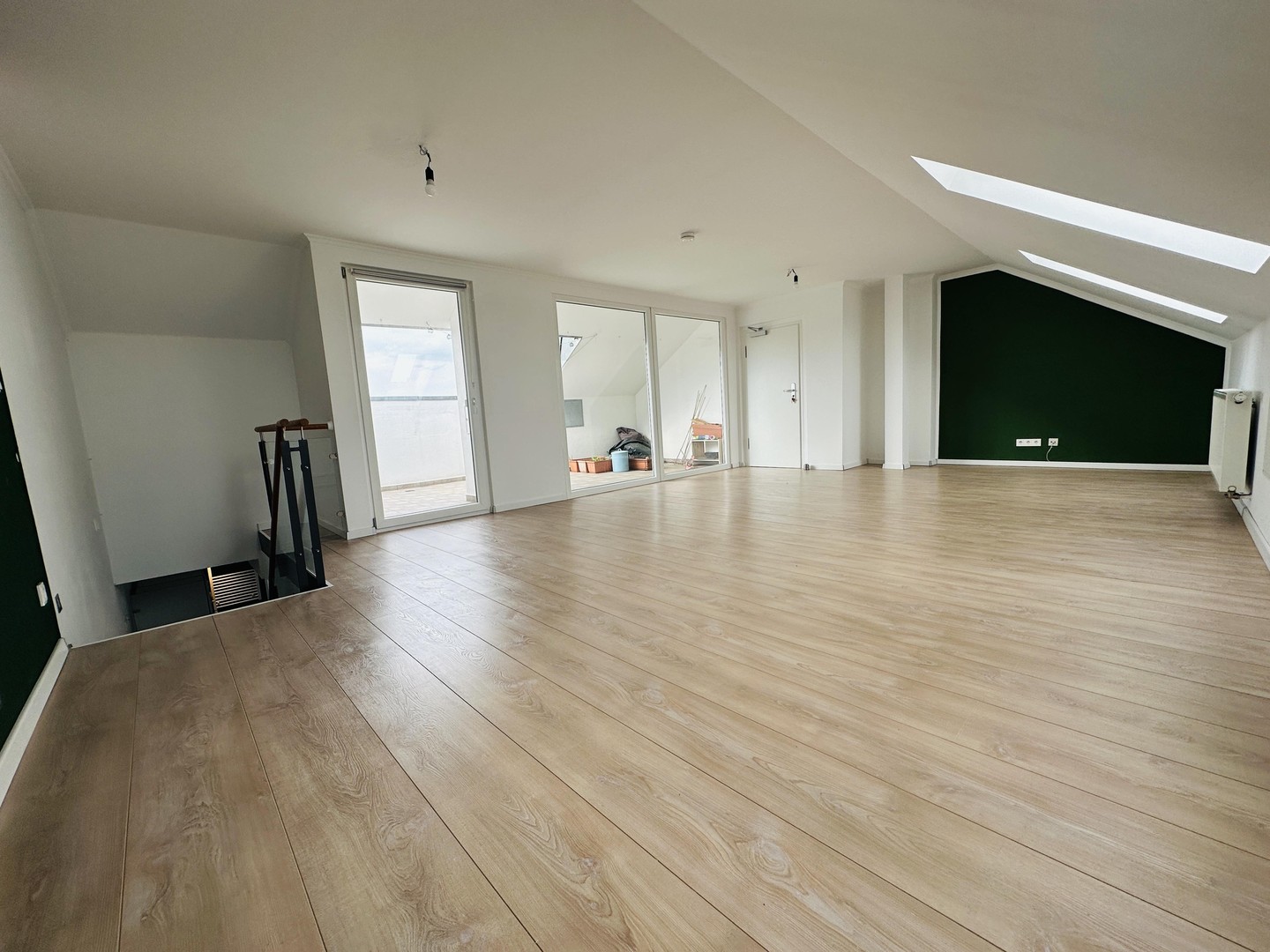 Helle Maisonette mit Dachterrasse – Nürnberg – Bild 1 von 22