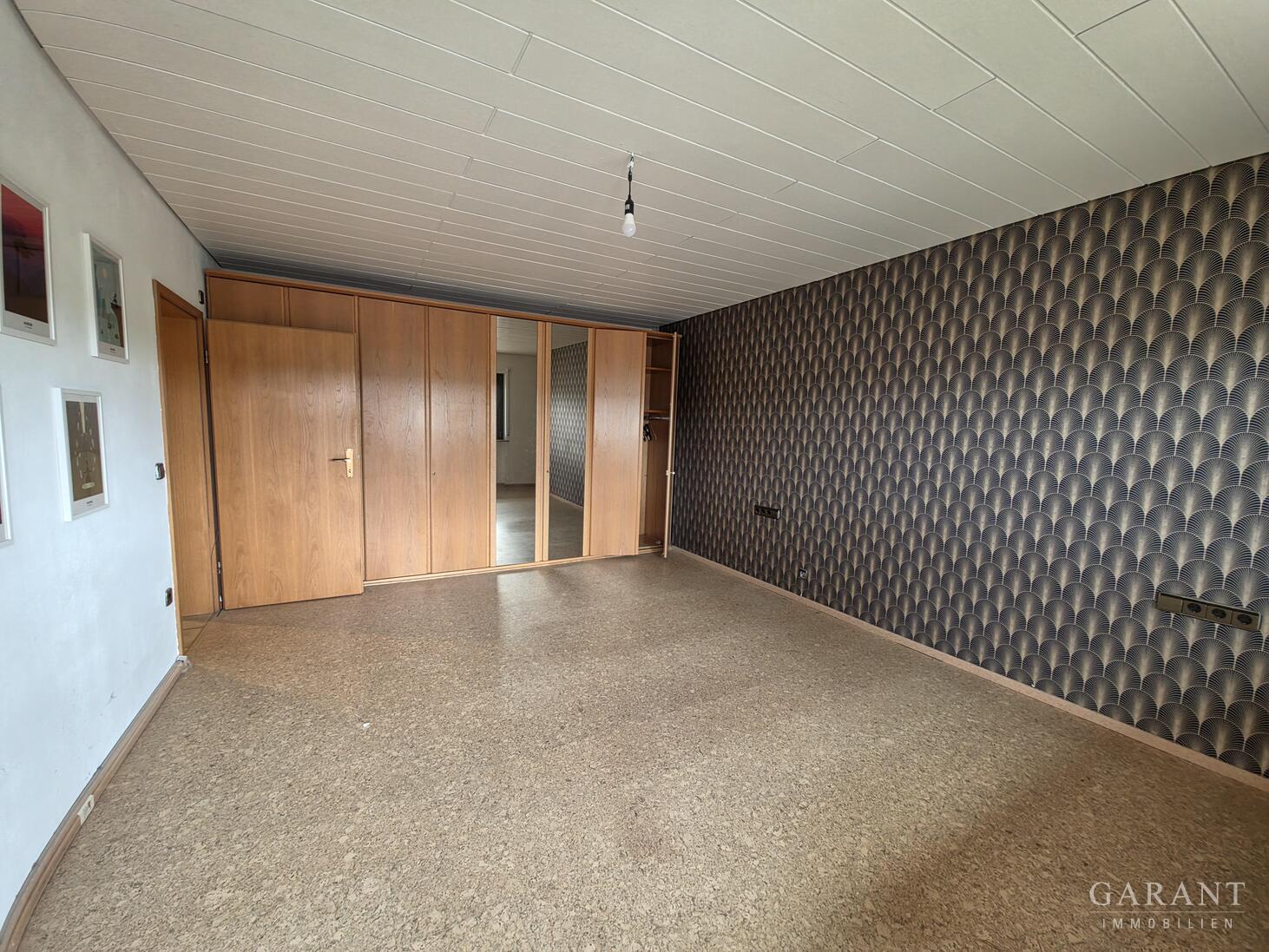 Traumhafte Aussicht in Wimsheim - Großzügiges Doppelhaus mit viel Platz, Sauna & Wärmepumpe – Wimsheim – Vorschaubild 18