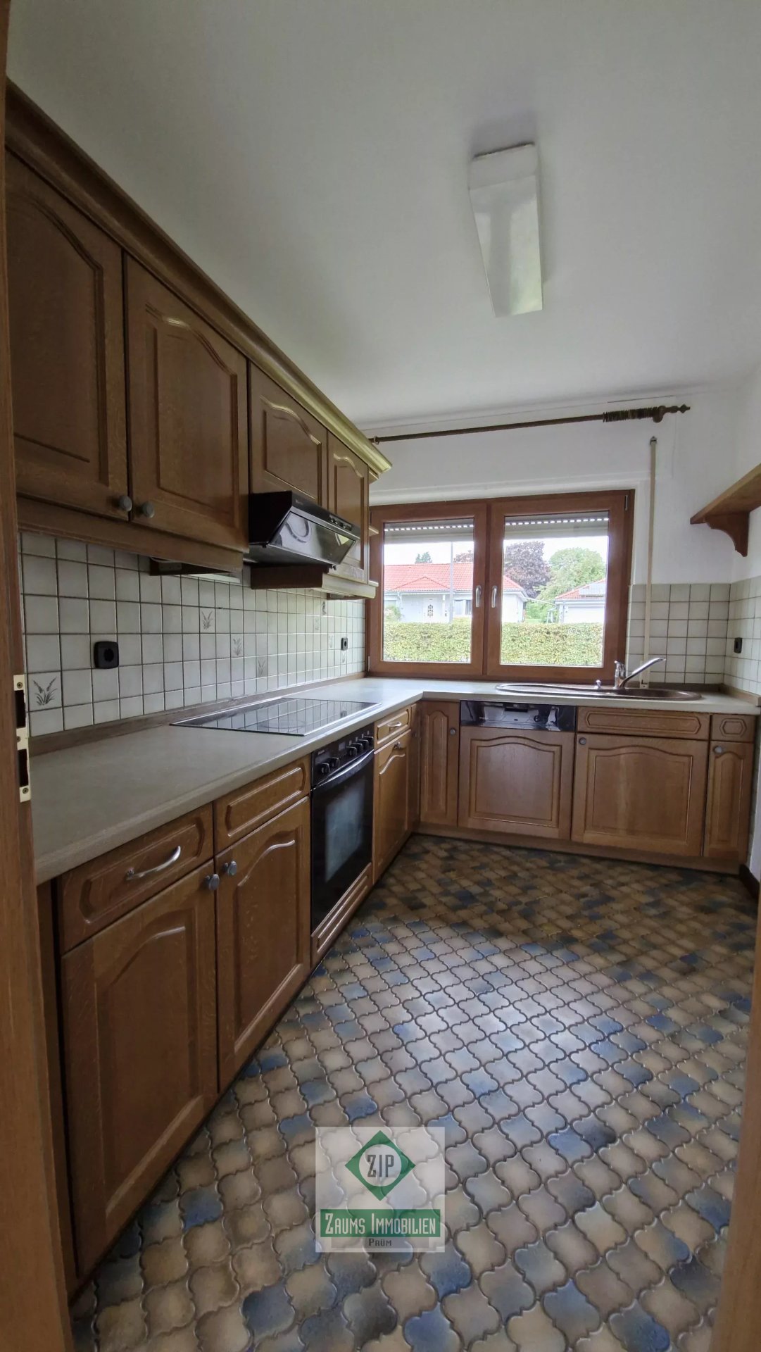 Einfamilienhaus mit 2 Wintergärten in Zentraler Ortslage mit 2 Garagen mit Unterbau und Weitsicht – Orlenbach – Vorschaubild 21