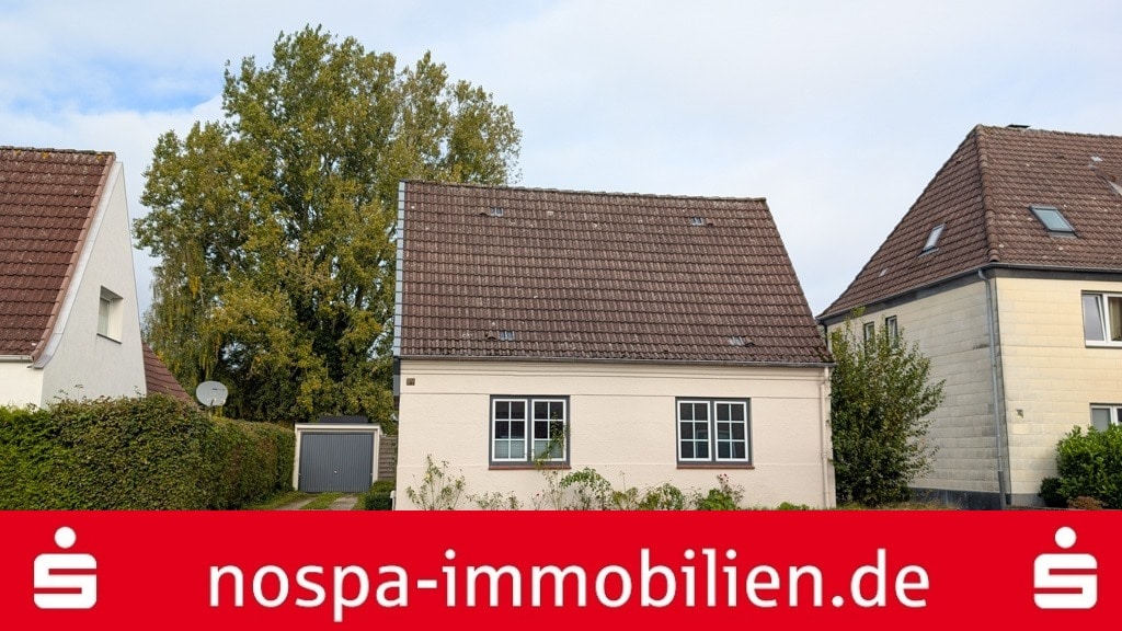 Einfamilienhaus in zentraler Lage von Schleswig – modernisiert, bezugsfrei – Schleswig – Bild 1 von 5