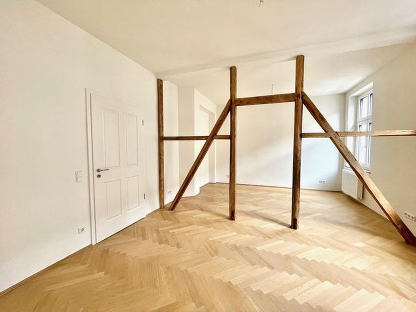 Erstbezug nach Sanierung: Charmante Stadtwhg. mit großem Balkon in energetisch saniertem Stilaltbau – Düsseldorf – Vorschaubild 6