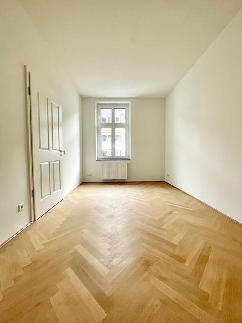 Erstbezug nach Sanierung: Charmante Stadtwhg. mit großem Balkon in energetisch saniertem Stilaltbau – Düsseldorf – Vorschaubild 7
