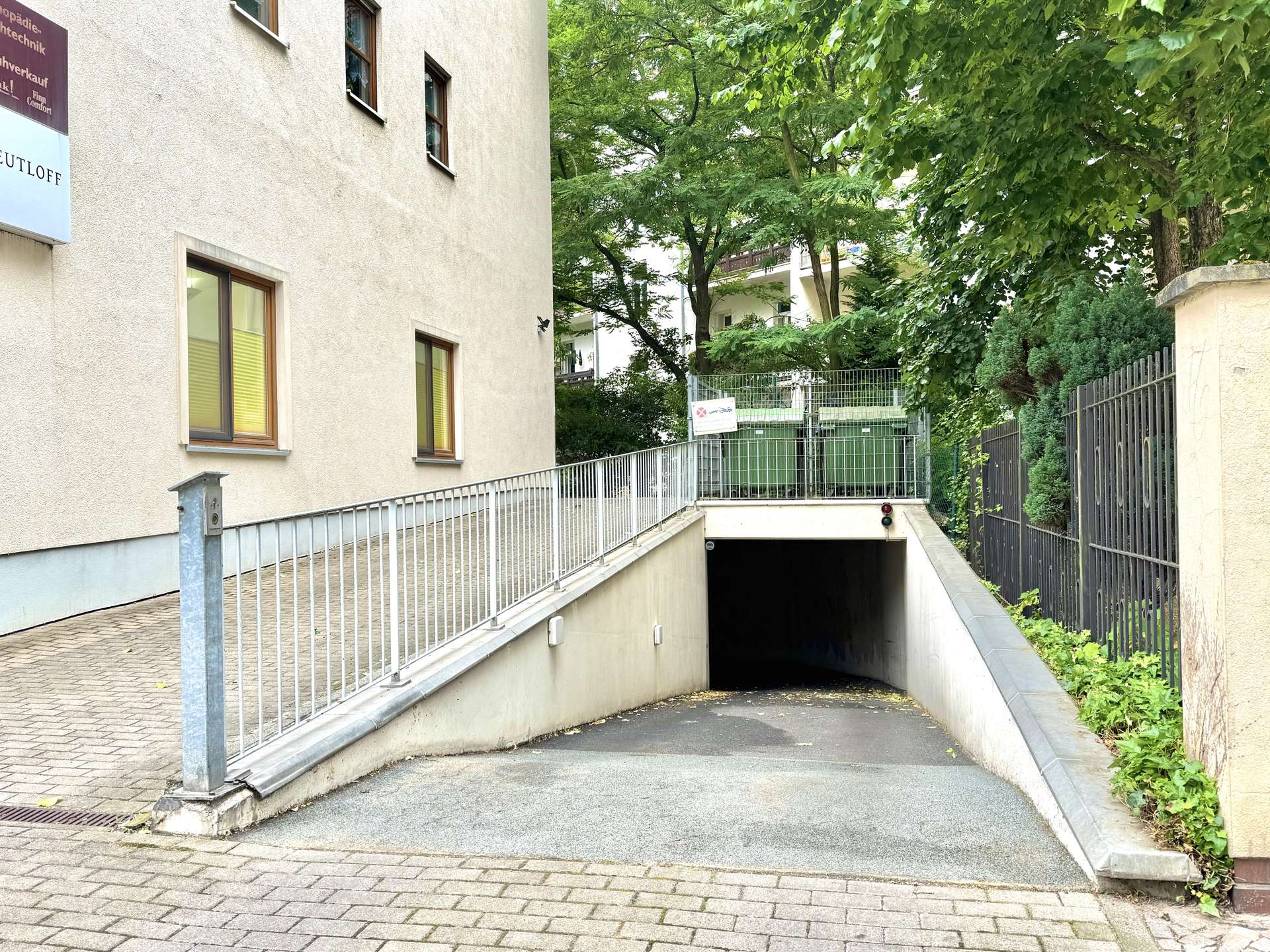 bg
