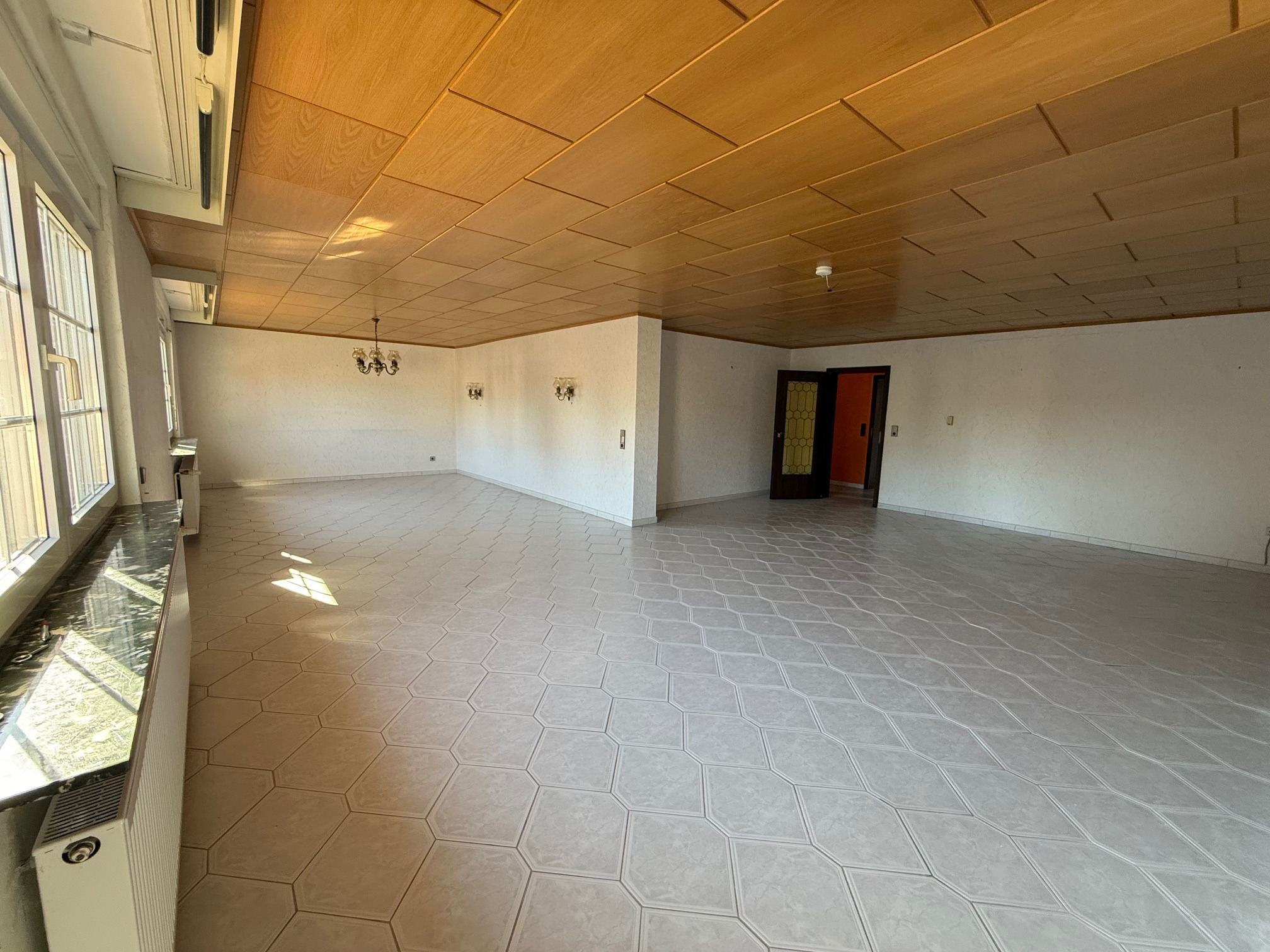 1-2-Familienhaus mit Wohlfühlatmosphäre,Balkon,Doppelgarage uvm. in Emmerstedt – Helmstedt – Vorschaubild 13