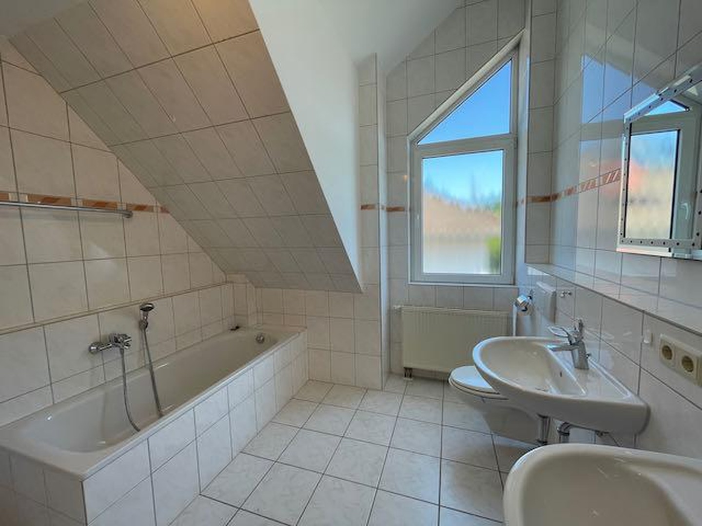 Doppelhaushälfte mit Keller + EBK in Trippstadt – Trippstadt – Vorschaubild 5