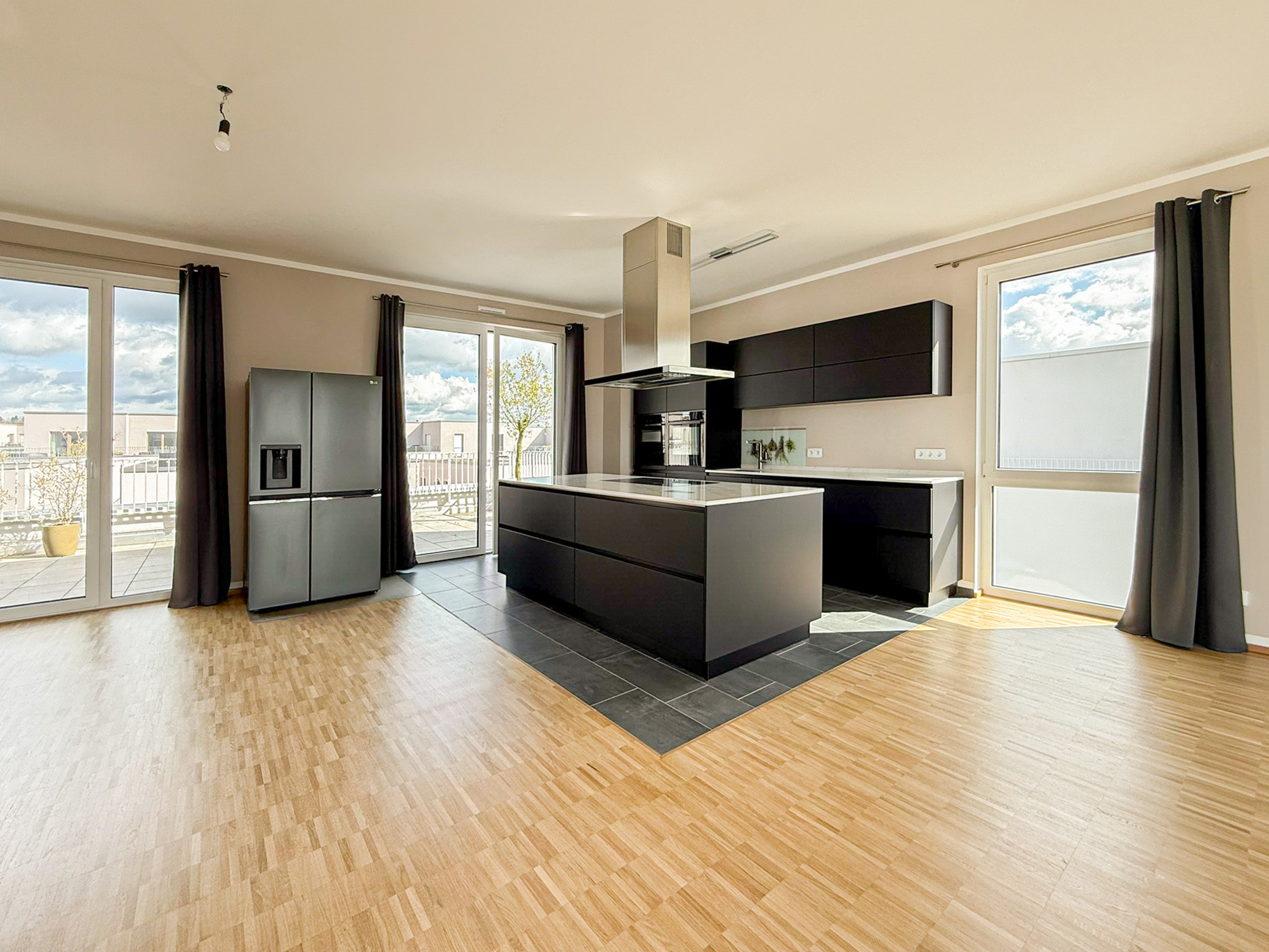 PENTHOUSE-LIVING - LICHT. WEITE. PRIVATSPHÄRE – Düsseldorf – Vorschaubild 2