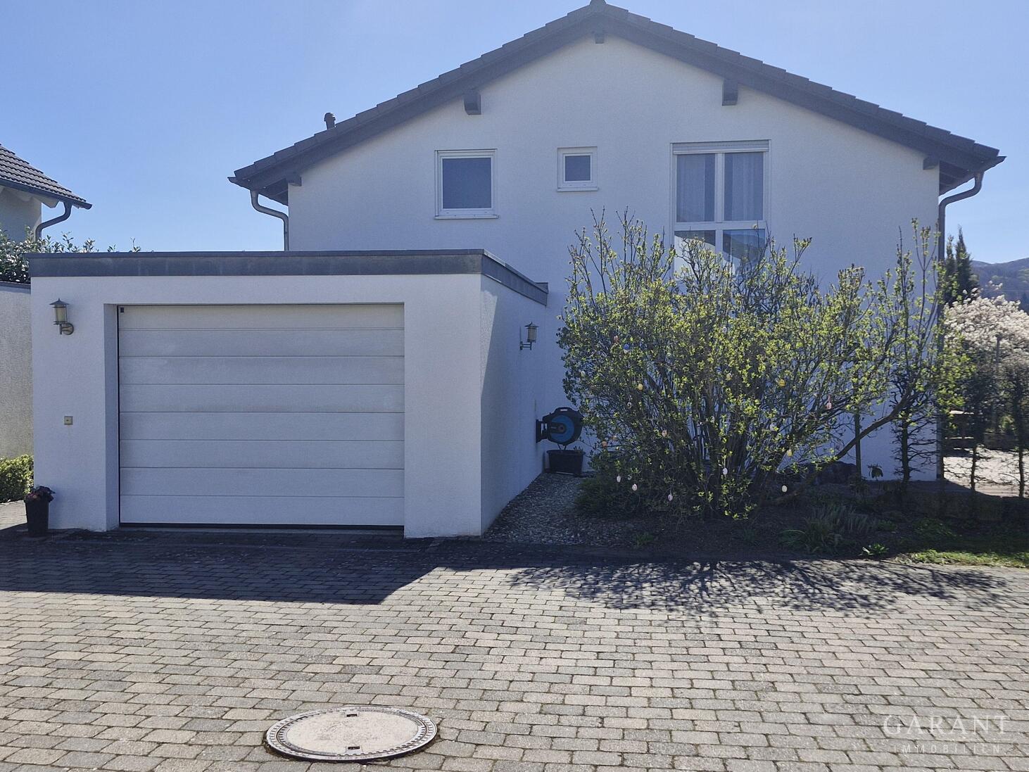 Spiel, Spaß und Geborgenheit - Ihr Familienhaus in bester Lage! – Süßen – Bild 1 von 18