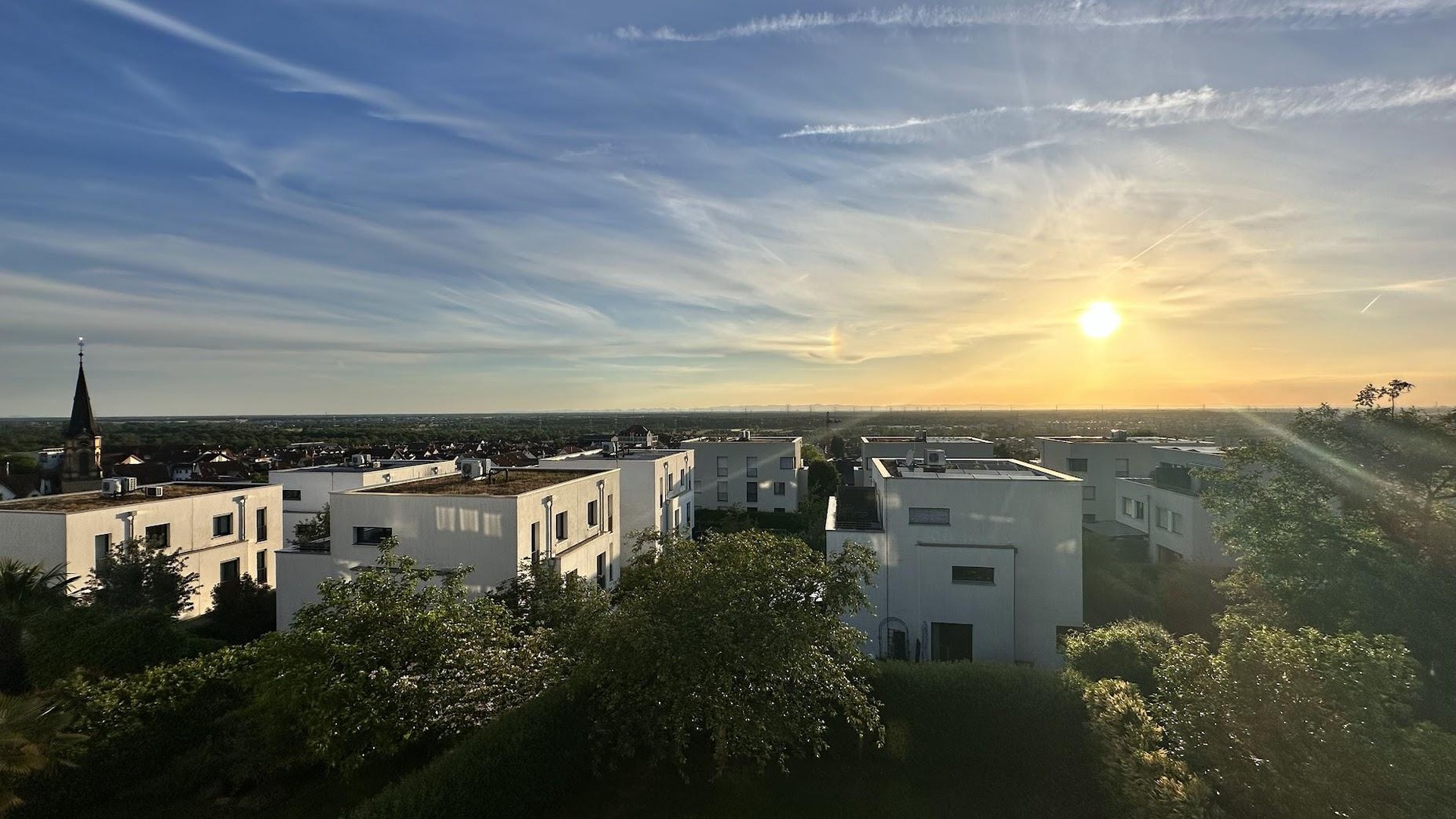 Luxuriöses Niedrigenergiehaus - beste Lage, traumhaften Blick über die Metropolregion Rhein-Neckar – Nußloch – Bild 1 von 19