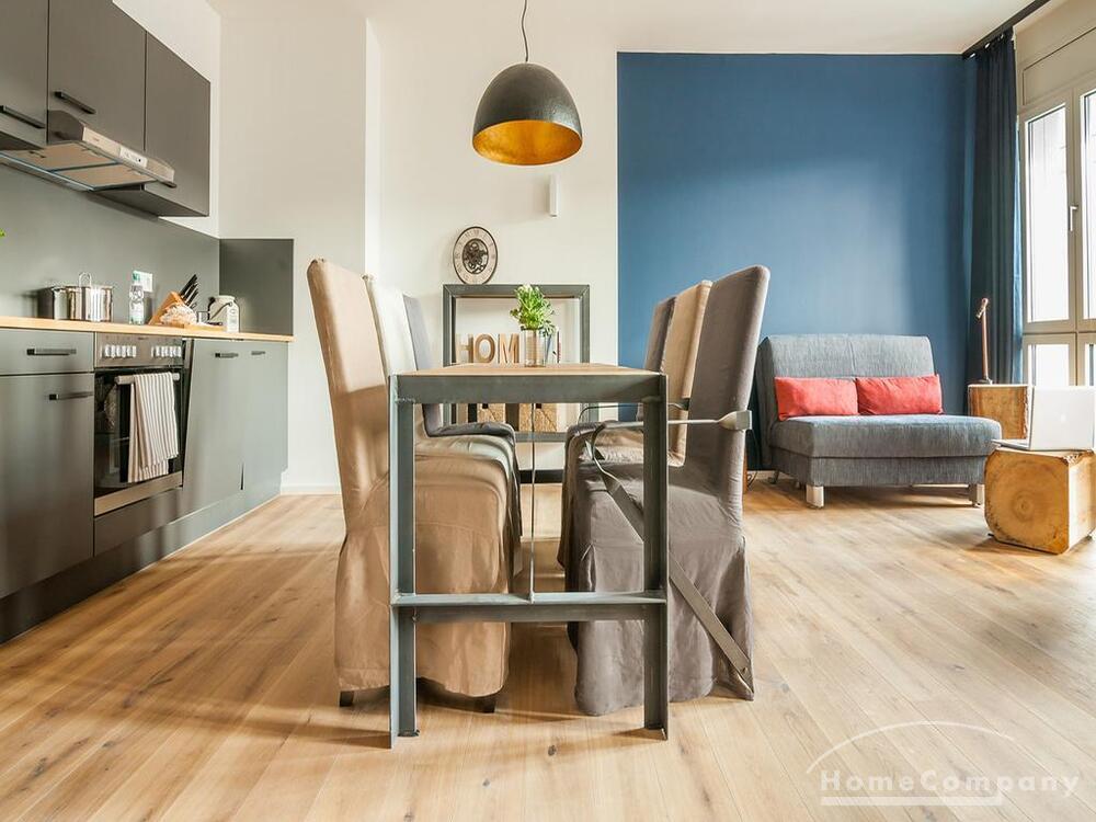 17933A265 HomeCompany Dresden Möbliert/Furnished 3-Zimmer Apartment in Dresden-City Altstadt max. 6 Personen – Dresden – Vorschaubild 2