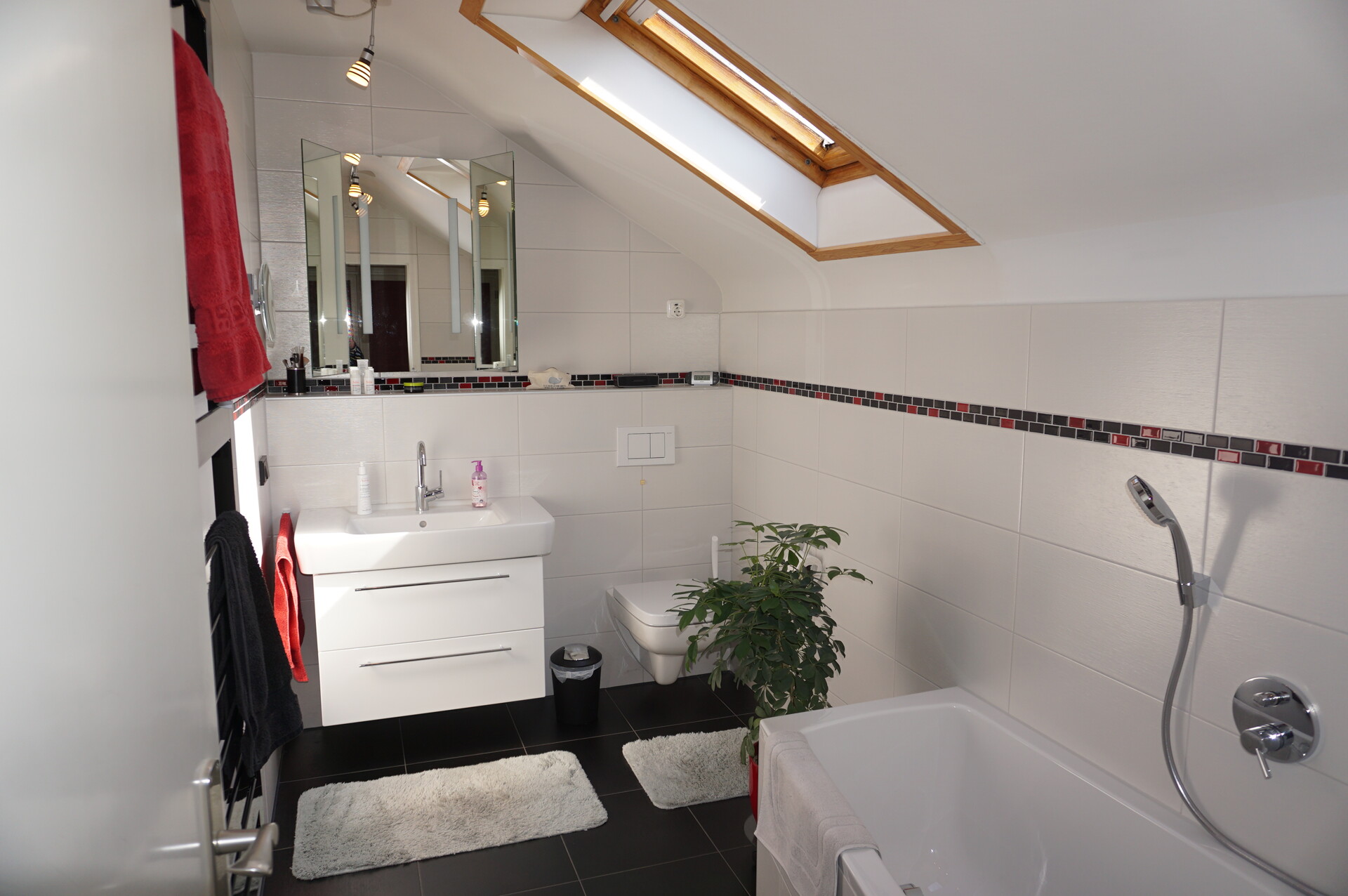 Wunderbares Einfamilienhaus im Landhausstil. Keine Käuferprovision! – Guxhagen / Büchenwerra – Vorschaubild 18