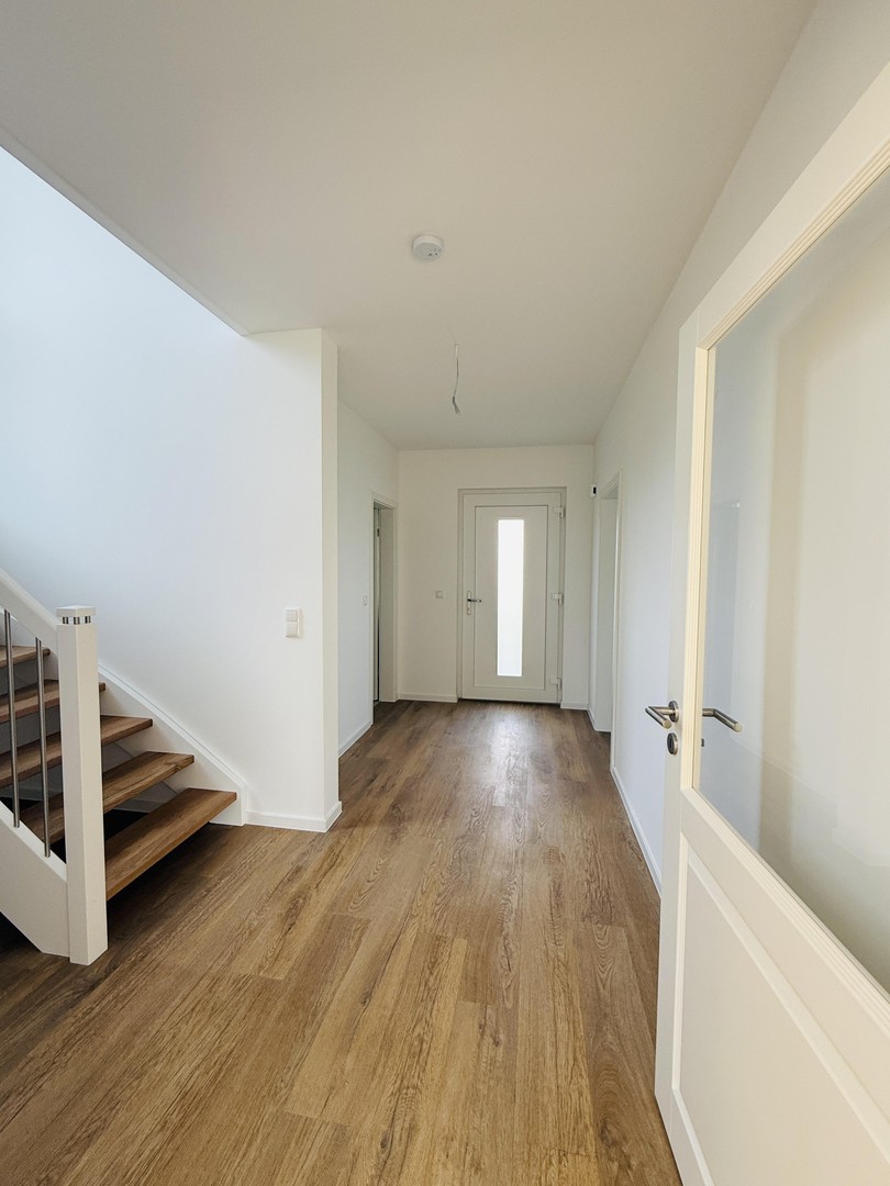 ✨ Modernes Neubau-Einfamilienhaus 3 Schlafzimmer Garten Fussbodenheizung Erstbezug ✨ – Berlin – Vorschaubild 2