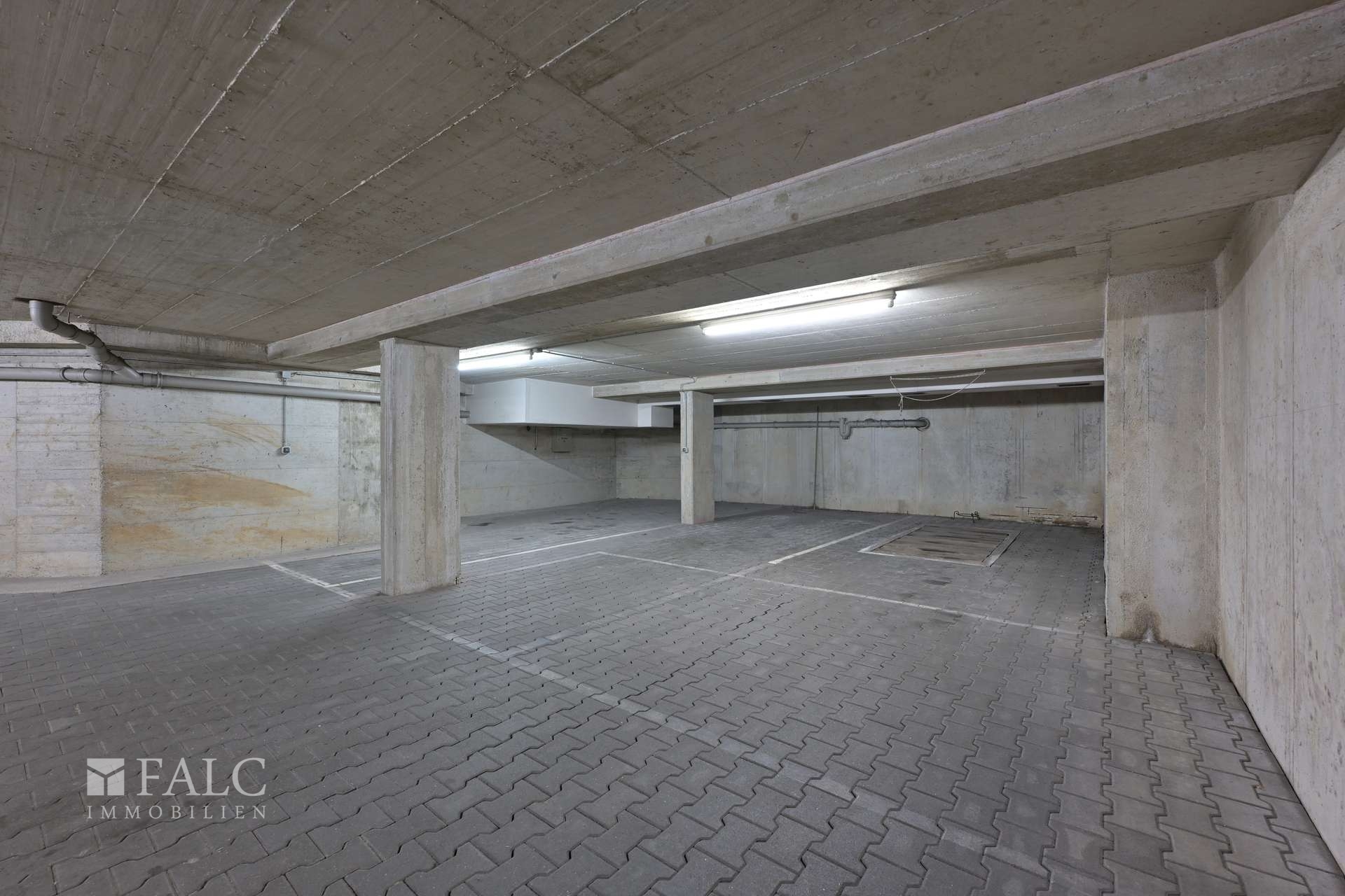 Großzügige Gartenwohnung mit 3 Terrassen, vielseitiger Nutzfläche & Wellnesspotenzial – München – Vorschaubild 29