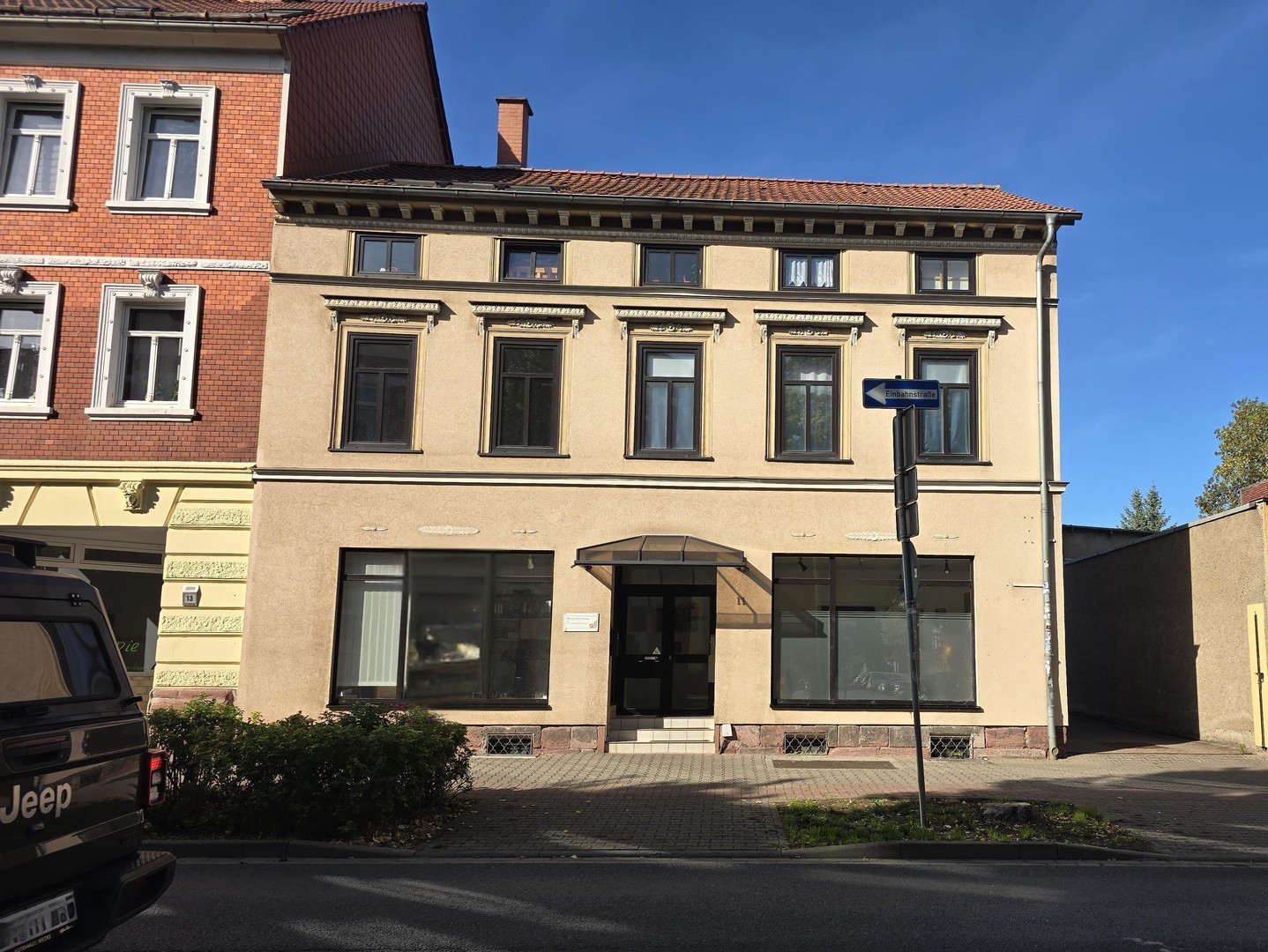bg