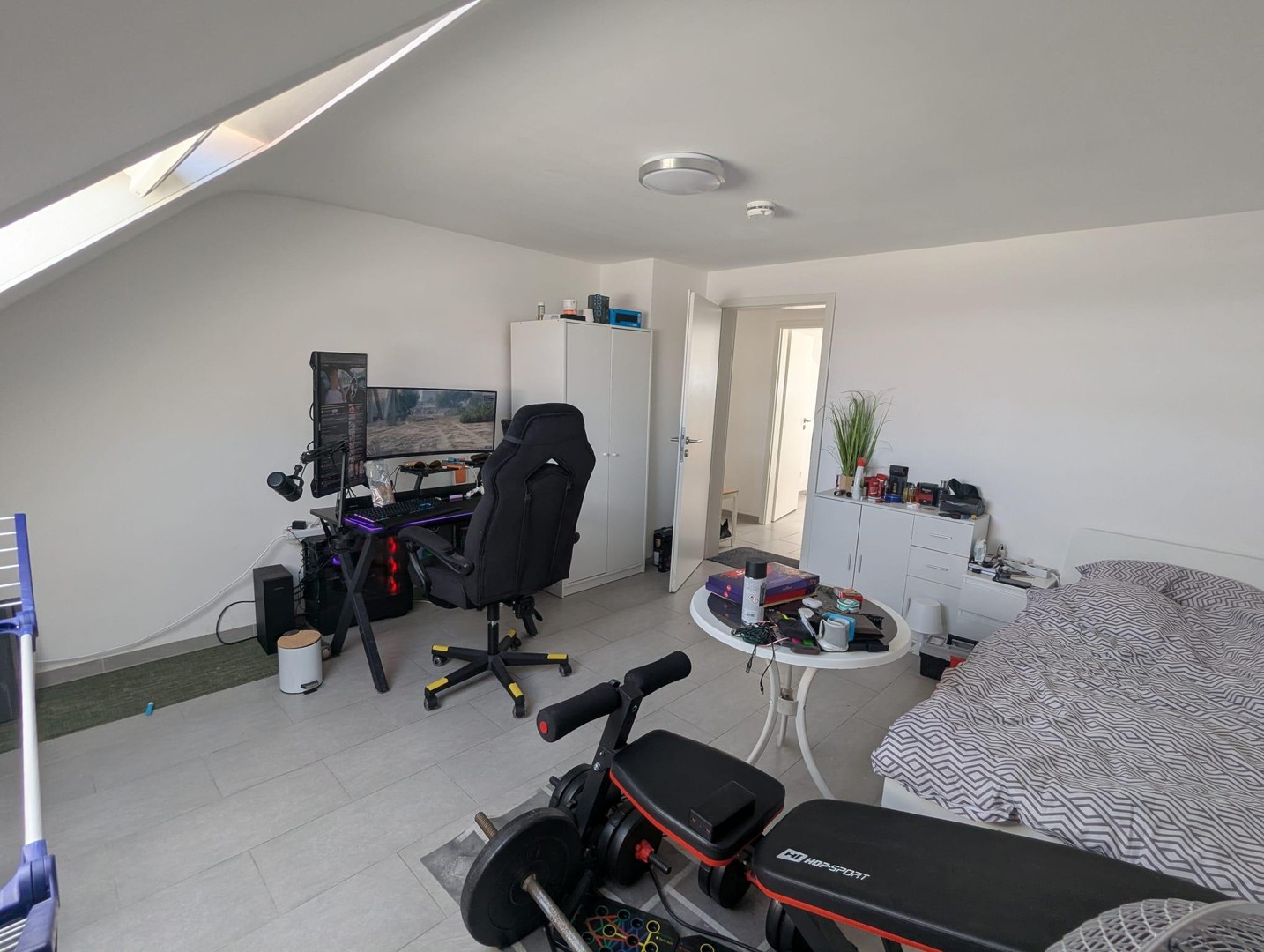 bg