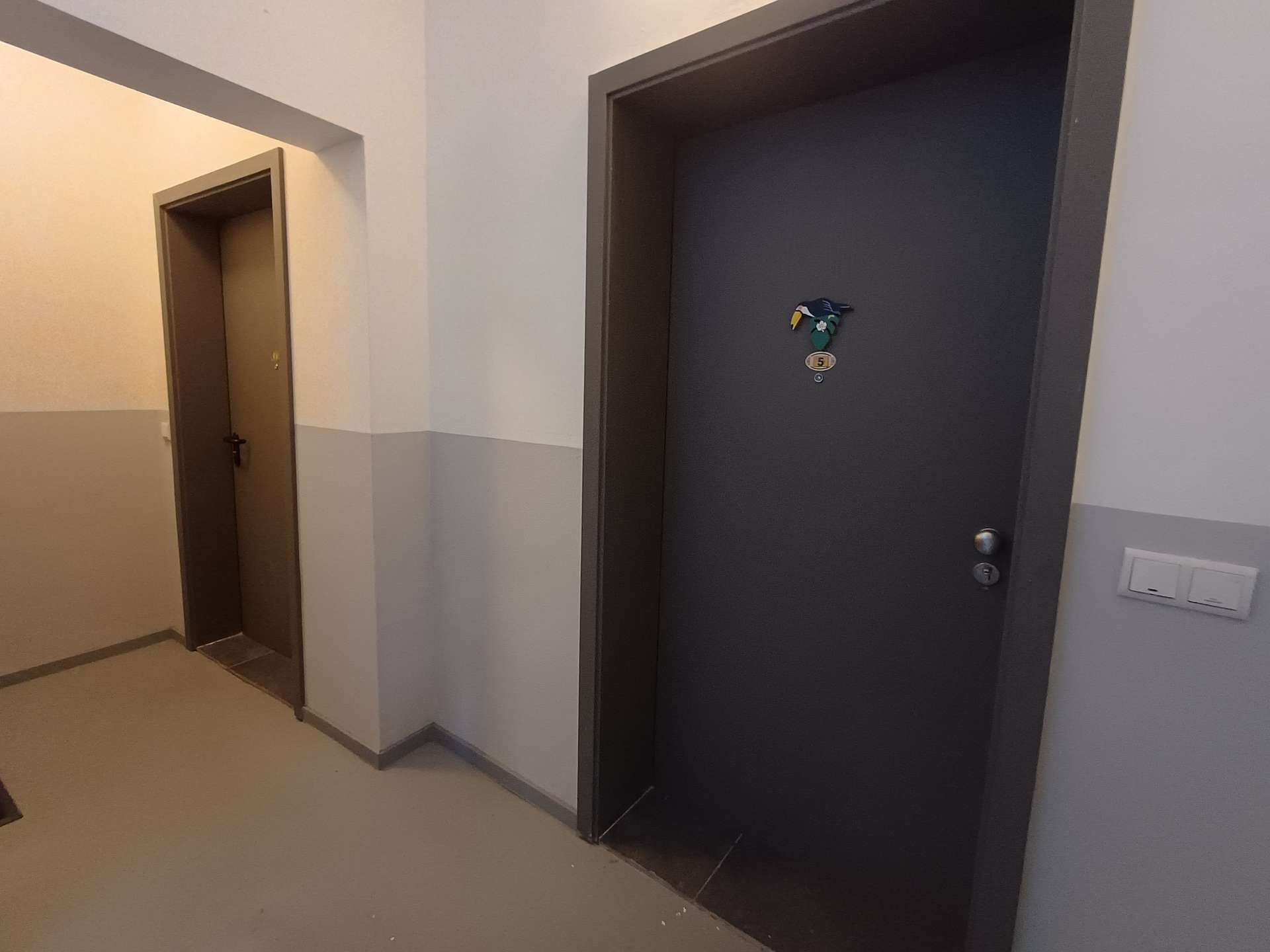bg