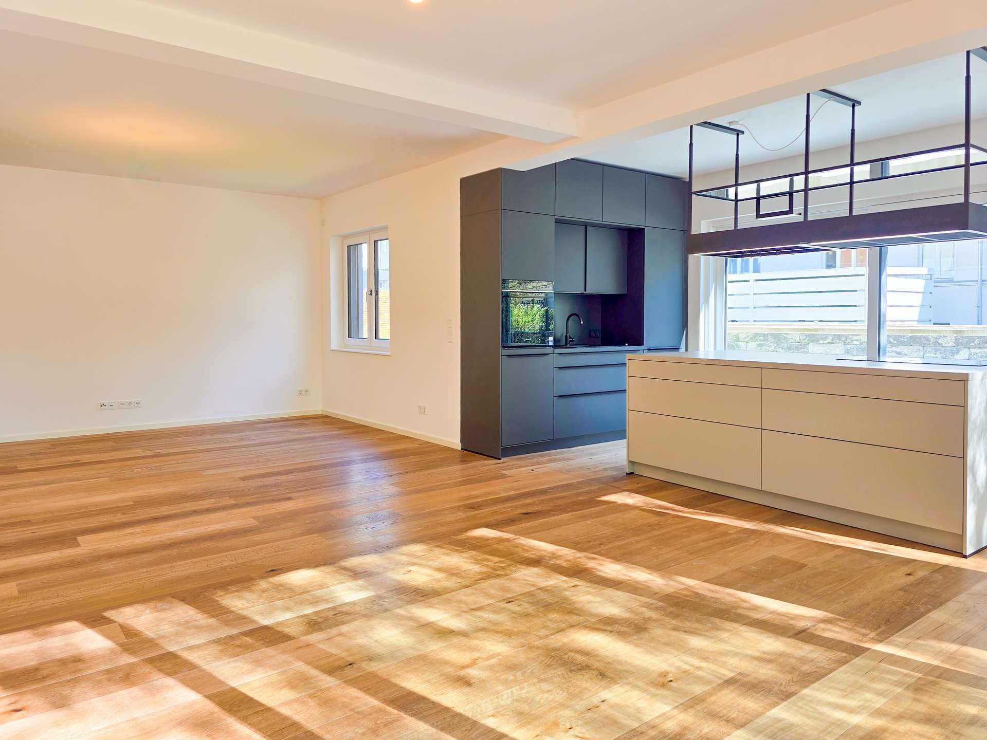 Erstbezug im Waldstraßenviertel l Privatgarten | 2 Terrassen | EBK | Provisionsfrei – Leipzig – Vorschaubild 2