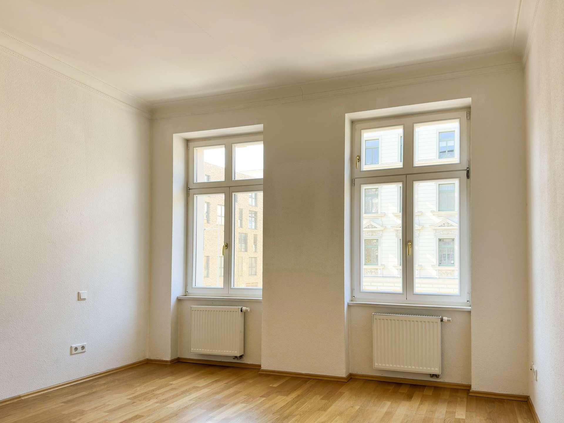 Bezugsfrei nahe Karl-Heine-Kanal: exklusive Altbauwohnung mit Sauna, Balkon und Echtholzparkett – Leipzig – Vorschaubild 4