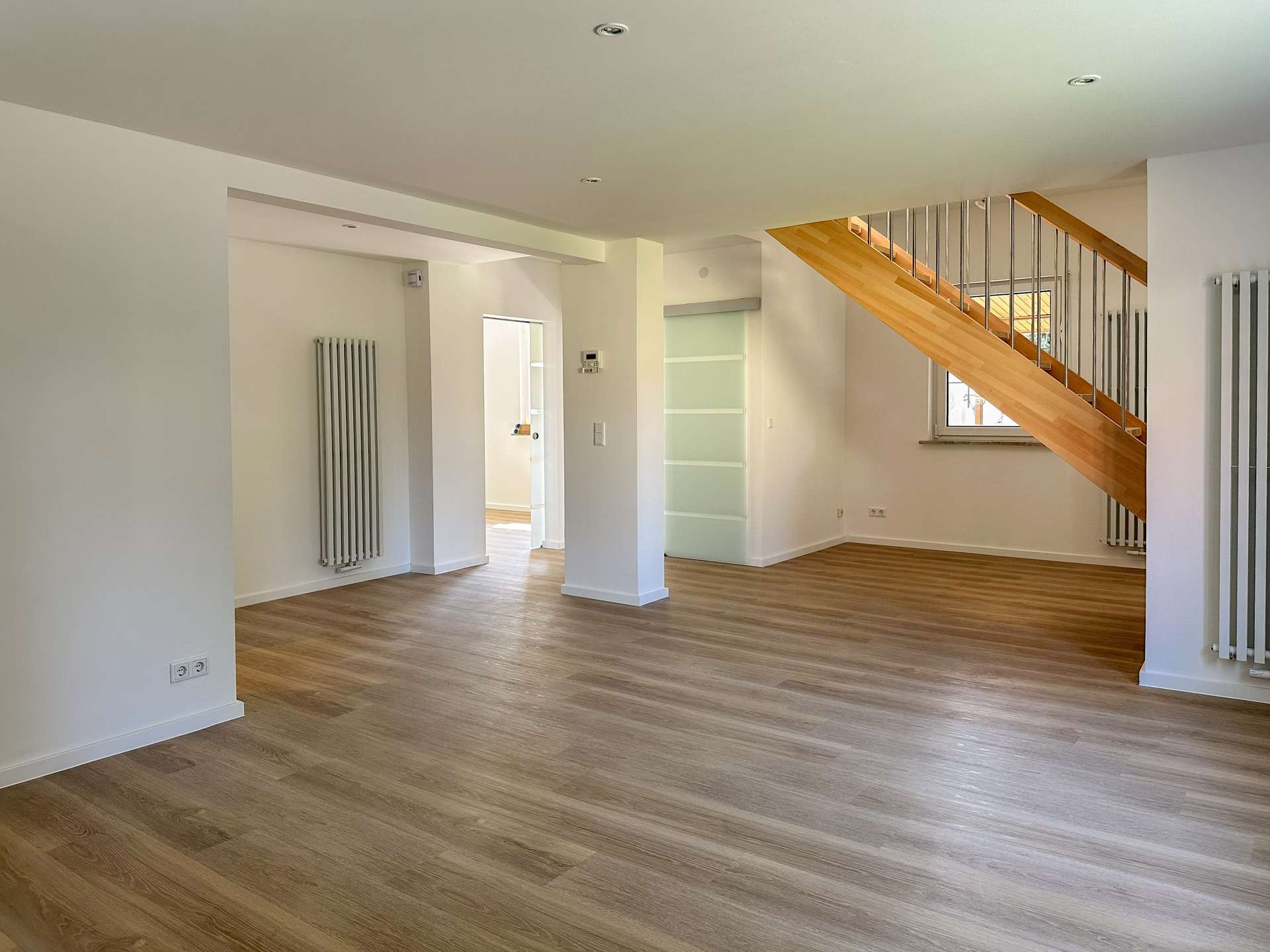 Bezugsfrei: Frisch saniertes Haus zum Erstbezug l Idyllischer Garten l Garage & Carport – Leipzig – Vorschaubild 4