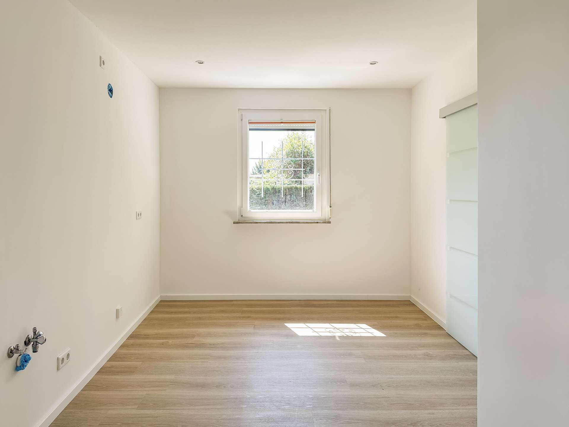 Bezugsfrei: Frisch saniertes Haus zum Erstbezug l Idyllischer Garten l Garage & Carport – Leipzig – Vorschaubild 5