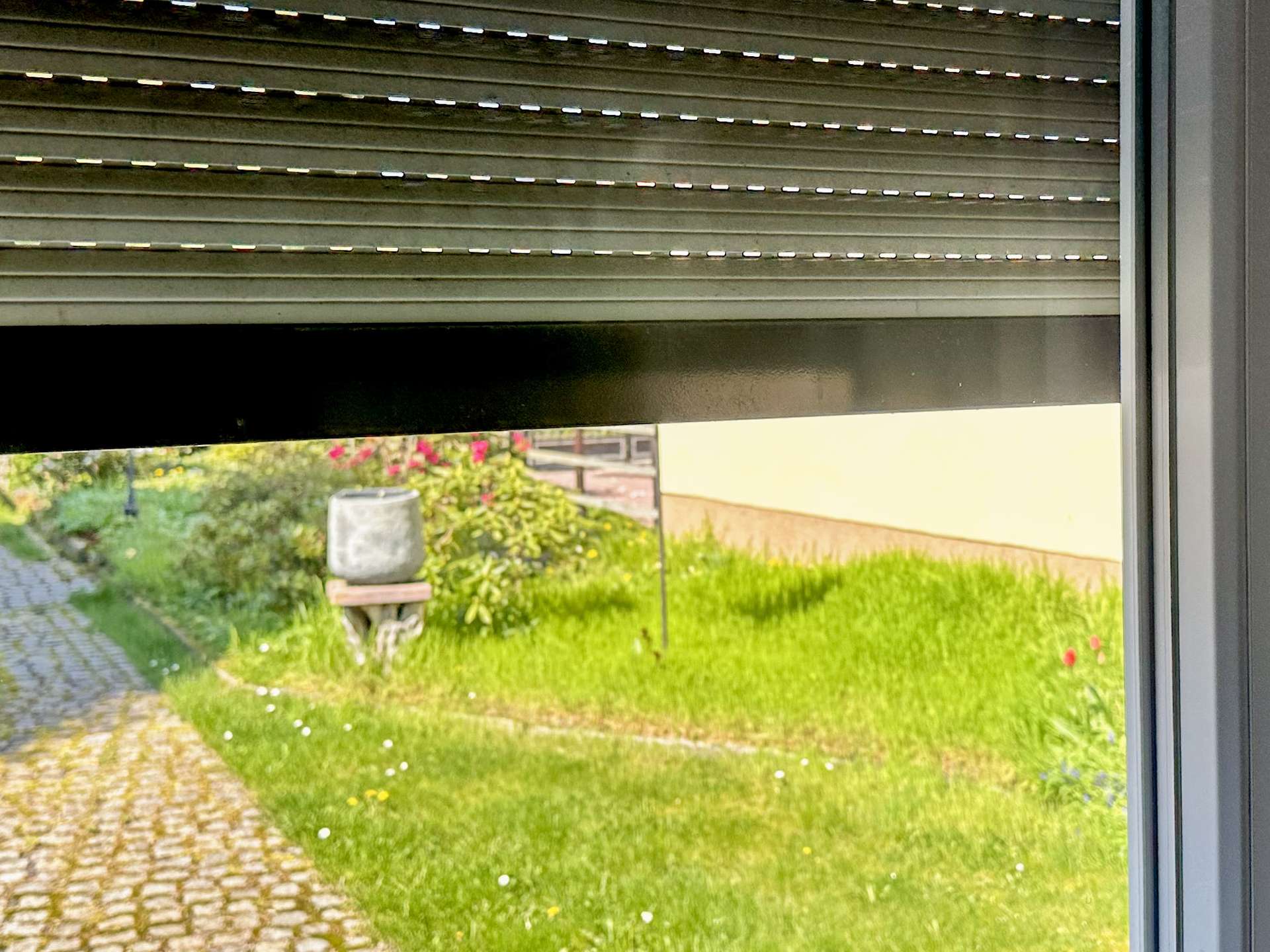 Bezugsfrei: Frisch saniertes Haus zum Erstbezug l Idyllischer Garten l Garage & Carport – Leipzig – Vorschaubild 9
