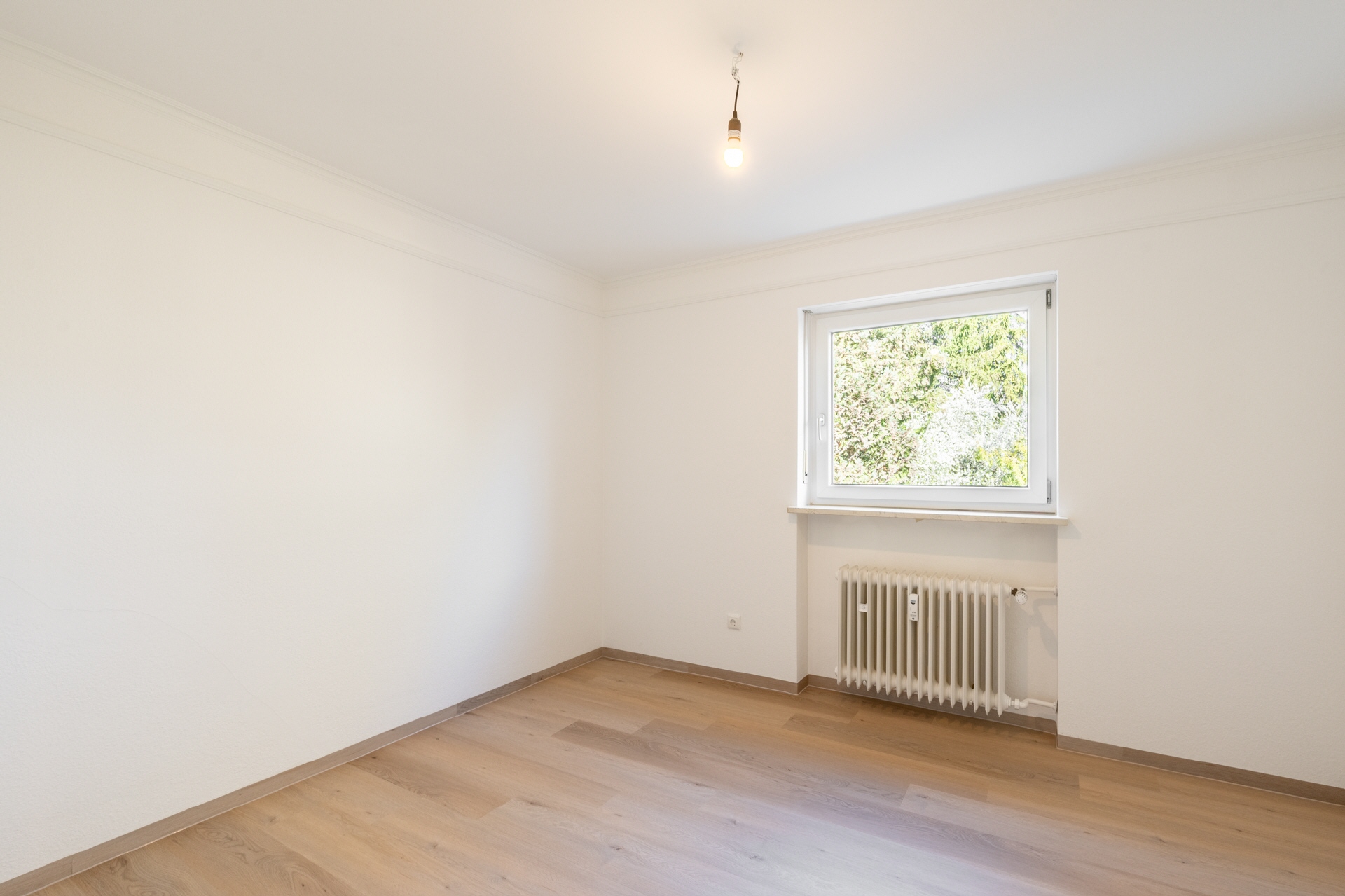 AIGNER- 3-Zimmer-Wohnung in Obersendling mit charmantem Grünblick und Wohlfühlfaktor – München – Vorschaubild 3
