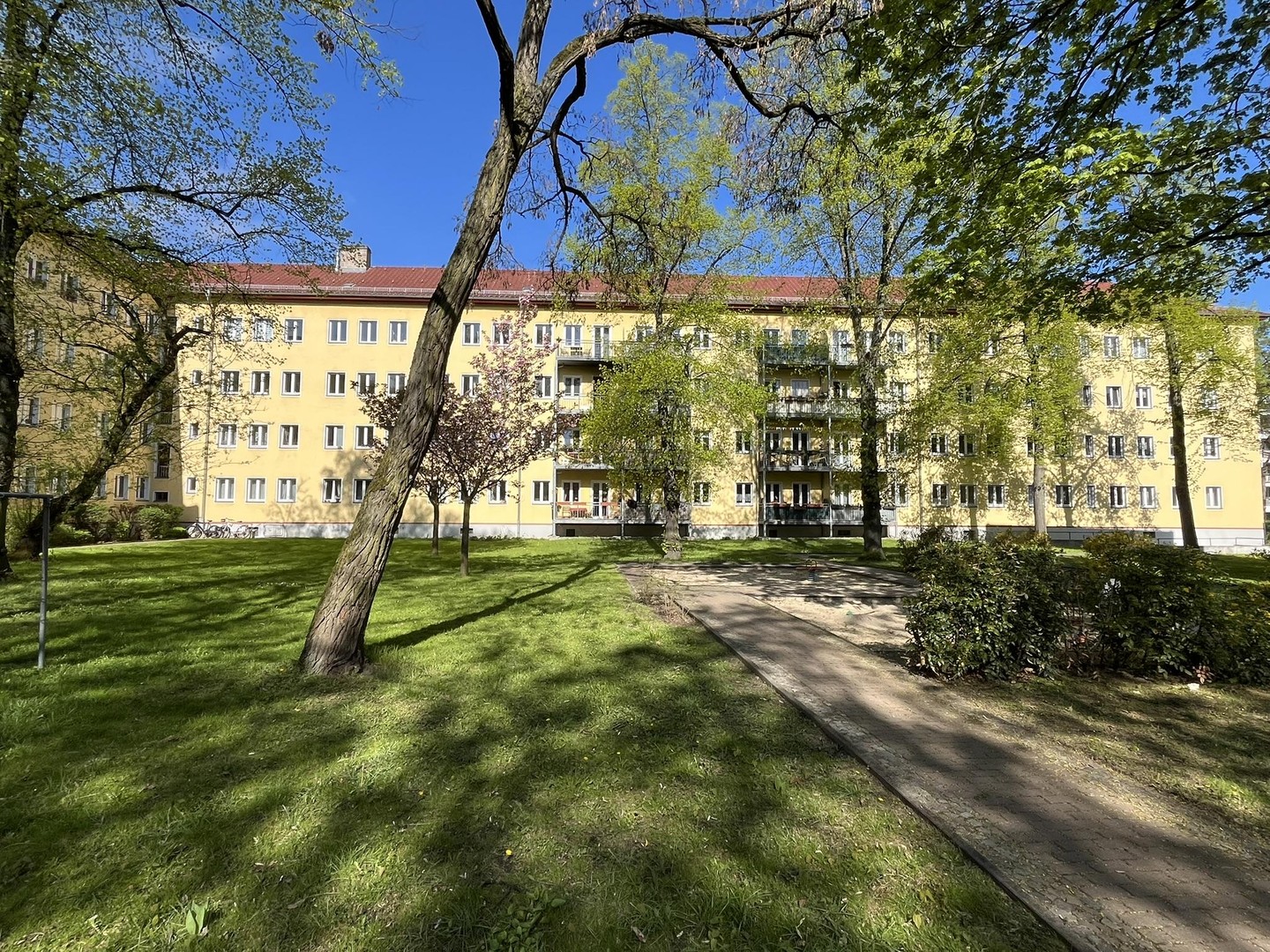 Gelegenheit: Bezugsfreie Wohnung in bevorzugter Lage ruhig und dennoch zentral gelegen – Berlin – Vorschaubild 19
