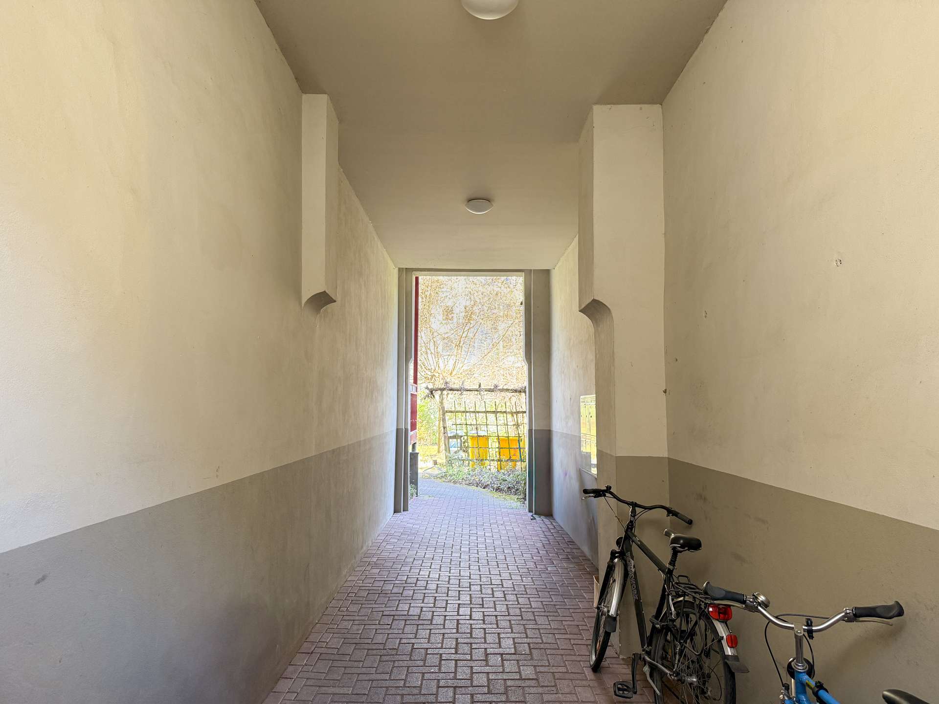 Leipzig-Gohlis: Balkon zum begrünten Innenhof | Mosaik-Parkett | separate Küche – Leipzig – Vorschaubild 4