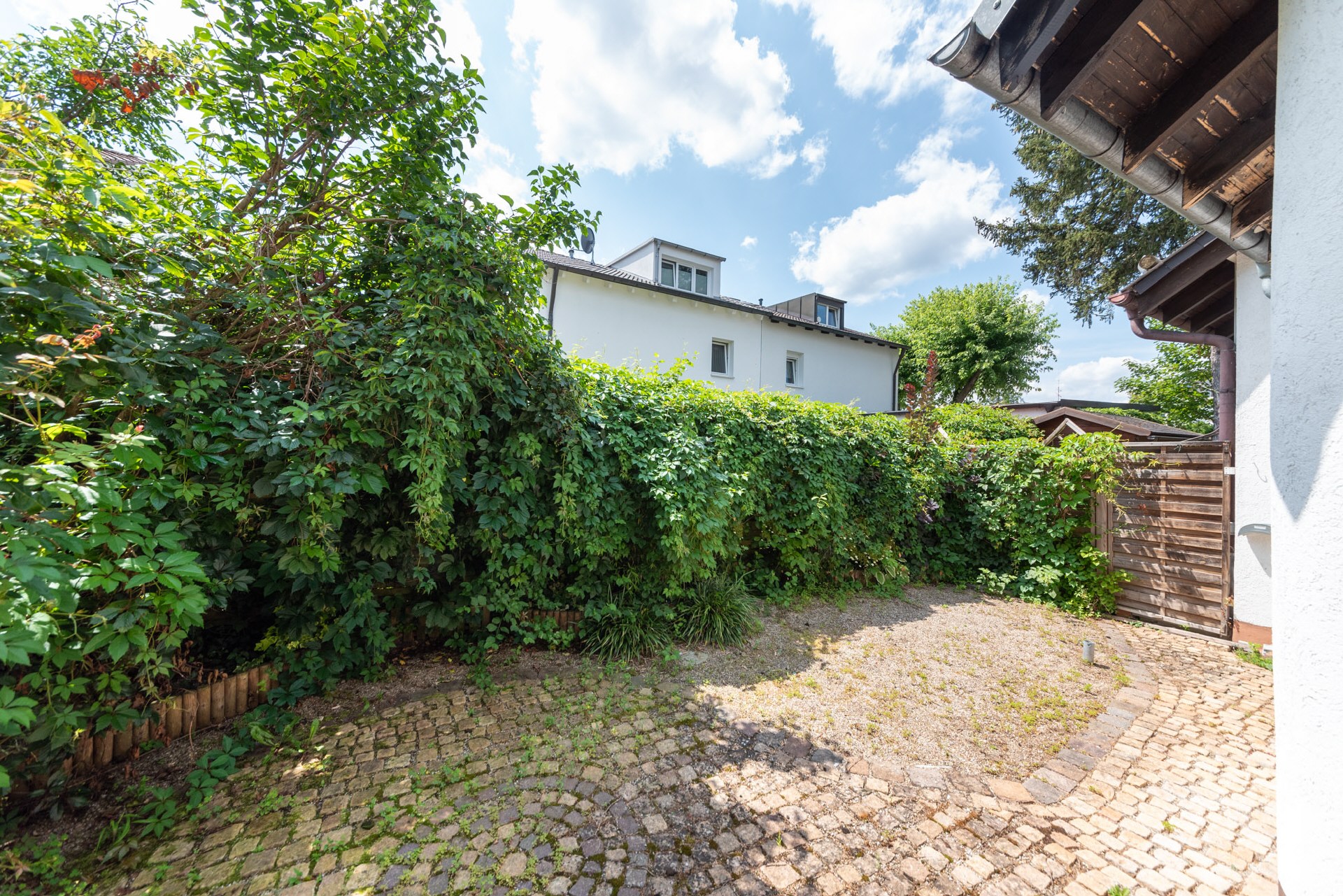 AIGNER - Entzückendes Reihenmittelhaus mit sonniger Südausrichtung – München – Vorschaubild 12
