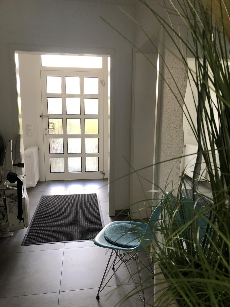 Provisionsfreies-Reihenhaus in Krefeld-Forstwald! Klassiker mit 100 qm Wfl. und SW-Grundstück! – Krefeld – Vorschaubild 2